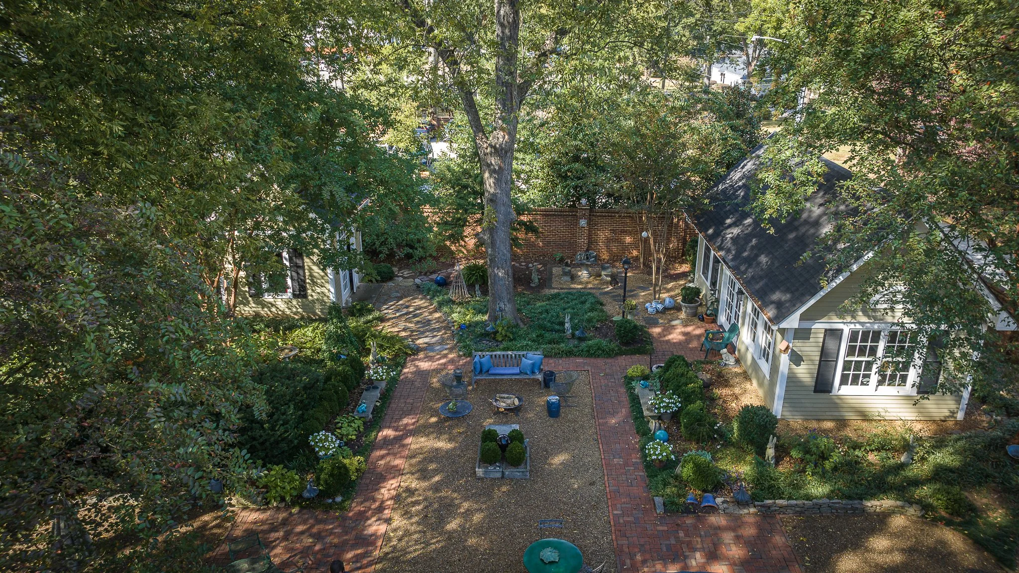 228 Henderson Ave (15).jpg