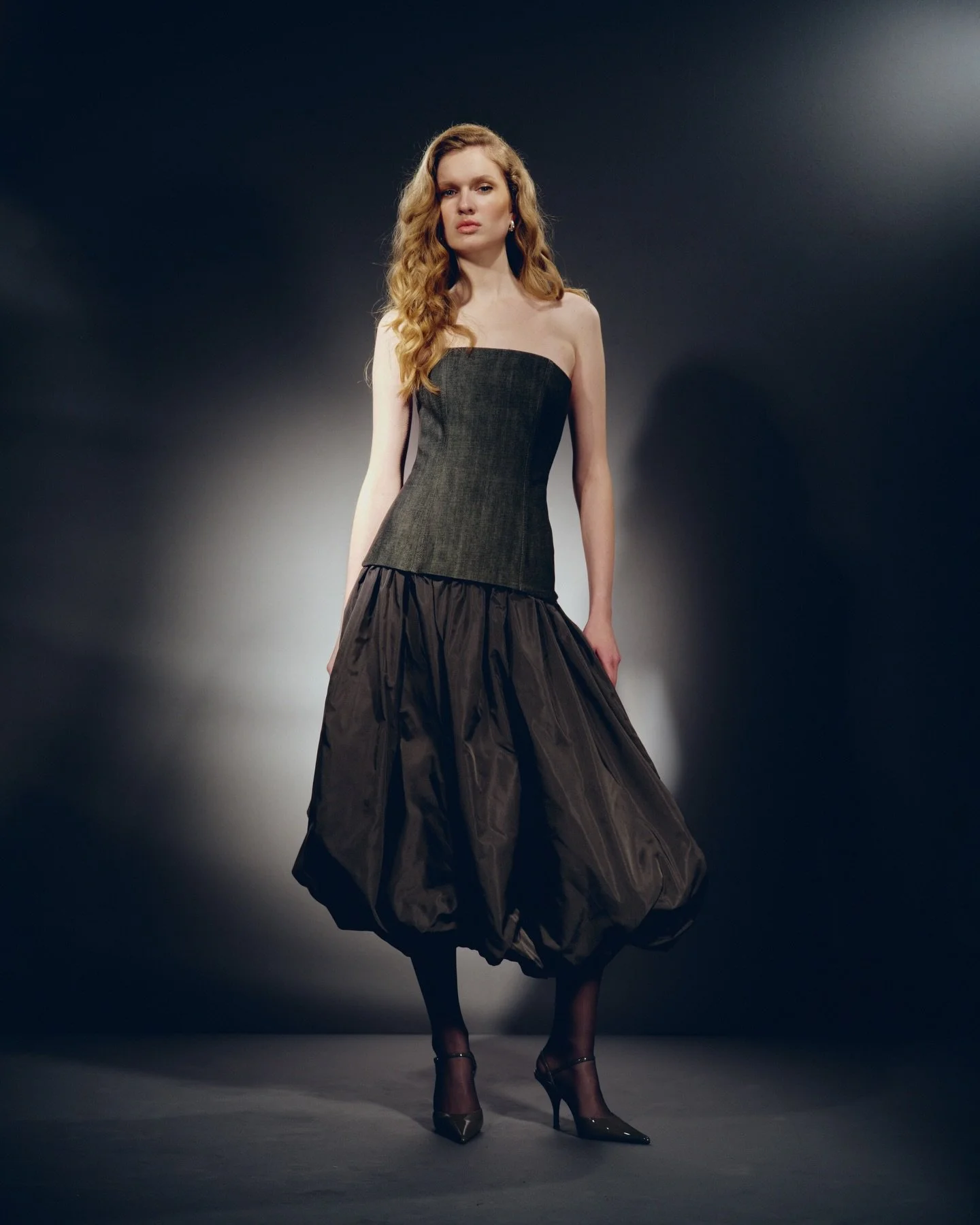 VANTA ROUGE
AW26

I wanted to explore weight.
In fabric. In silhouette. In presence.

Burgundy wool. Heavy denim. Silver.

EVW, evolving.

photo @adamtitchener 
styling @abigailhazard 
model @jasameliastorr 
mua @agadoboszmakeup 
@harriets_pr @amfsho