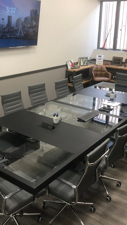 I had the absolute pleasure to build this one of a kind conference table for @metropolitansteel !
This table features a split image V shape, locked together with some heavy-duty threaded rod, which gives the table an industrial trellis feel. The tur