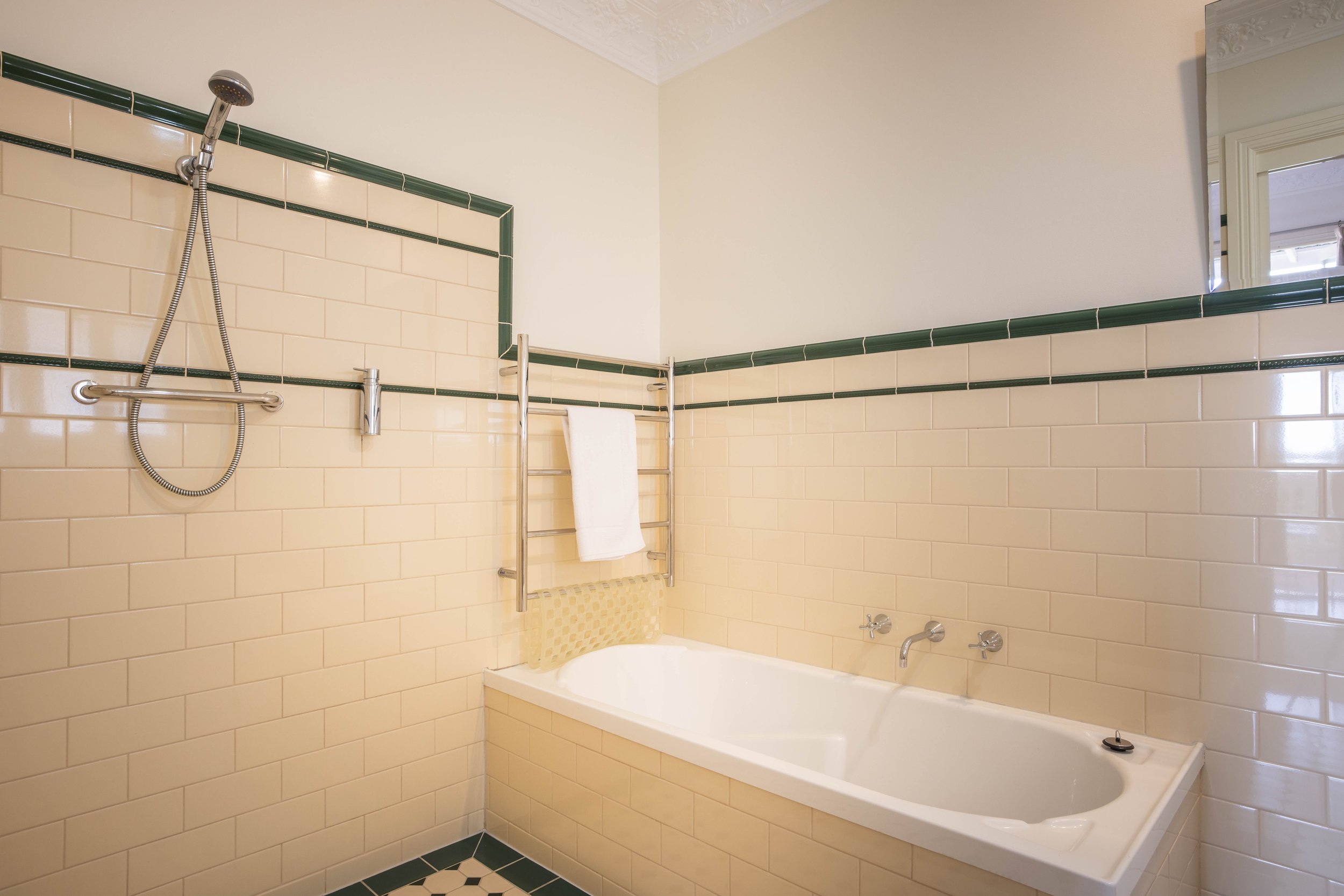 En suite bath in both Barranguba and Najanuga