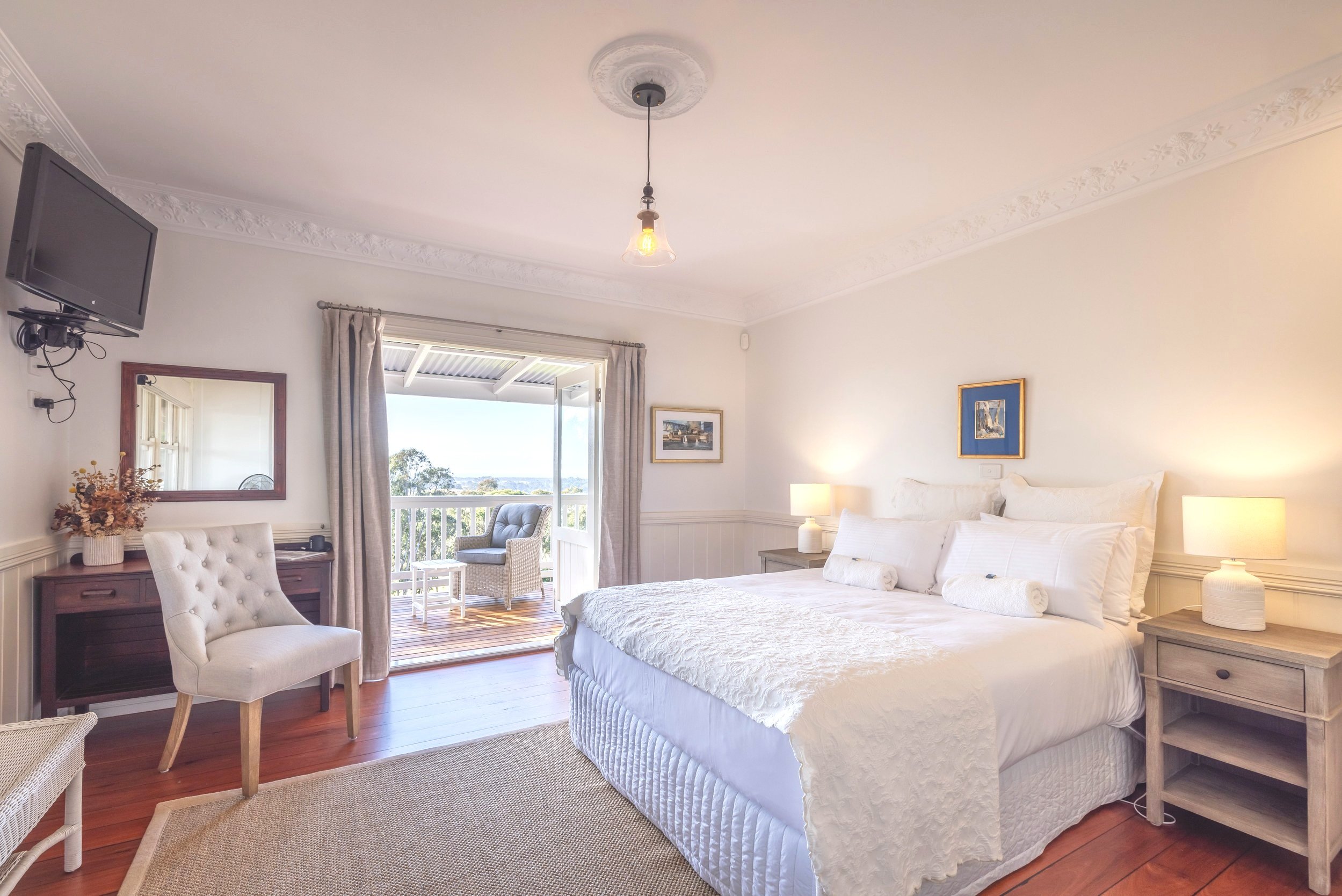 Barranguba queen bedroom with en suite