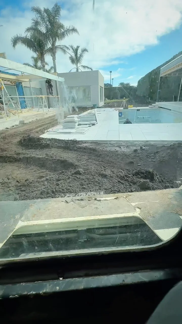 📏No room for error on this one. 25mm clearance on the entrance and about 300 in and outs. Clients happy and we move on to the next.
If you have any projects that could use a 1.8t, 5.5t, tandem and or Posi, get in touch to lock it in. August is fill