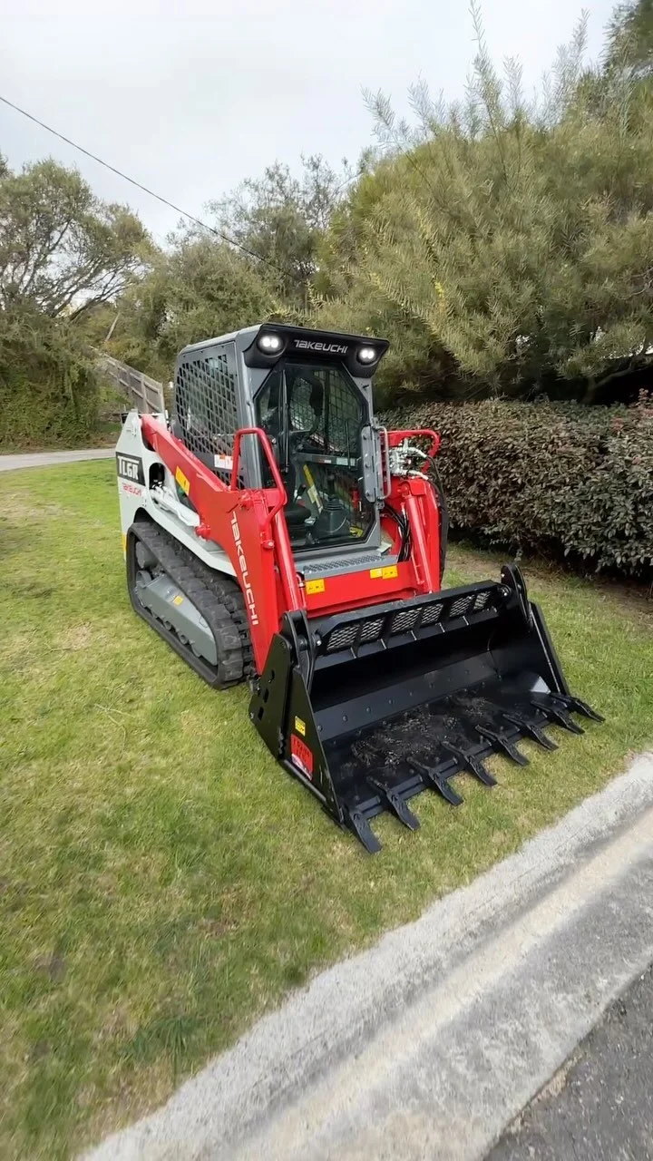 🫵🏼 Is there a better way to start the weekend? NO! New machine Fridays are the best. So bloody happy to now have a great offering to all of my new and existing clients. The Takeuchi TL6r ticks all the boxes for what my clients need.
I could blabb