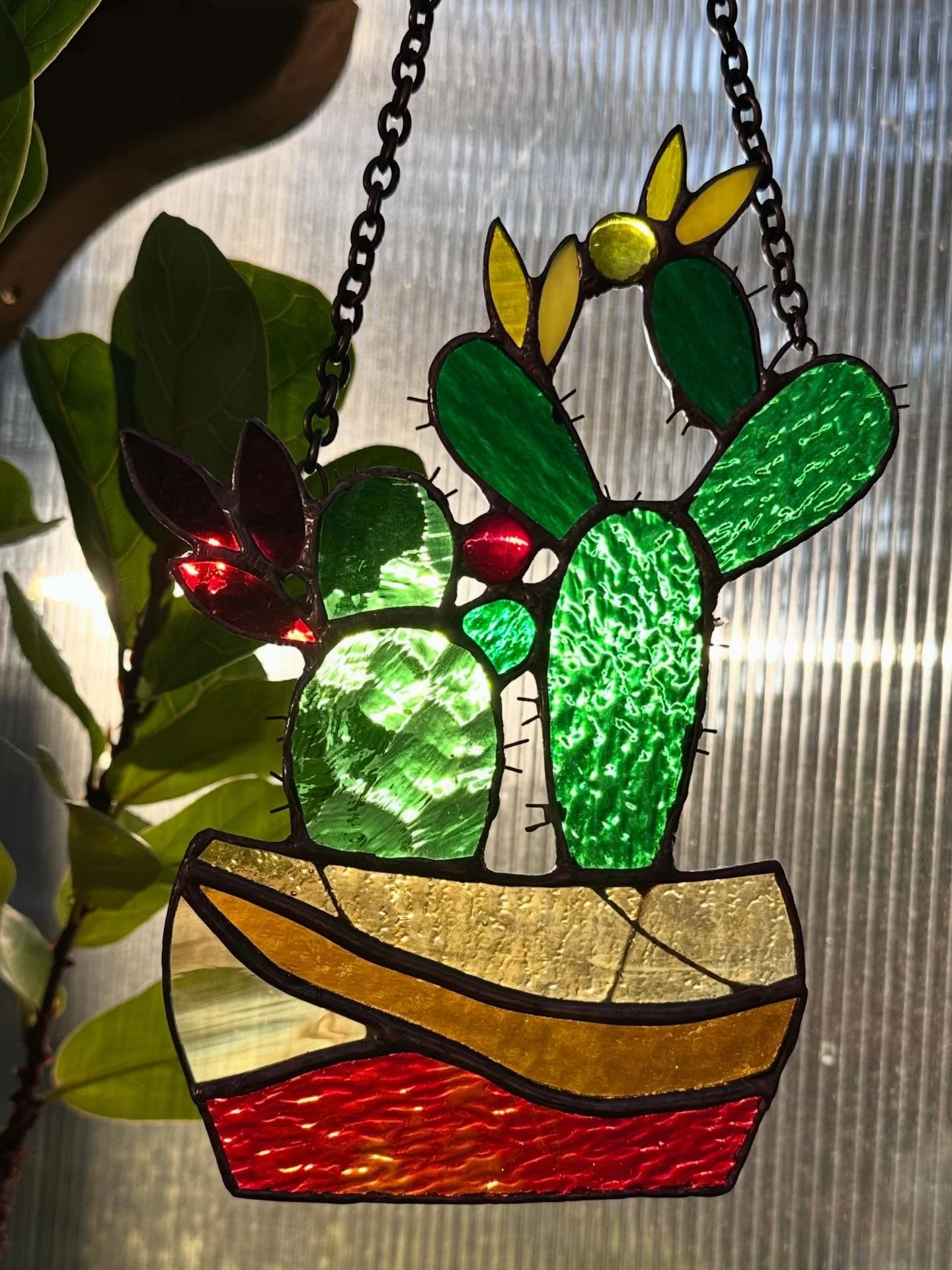 All the Textures 🧡💛❤️💚

#stainedglassart #cacti #glassart #glasscactus #stainedglass #stainedglasssuncatcher #plants #plantsmakemehappy #plantart