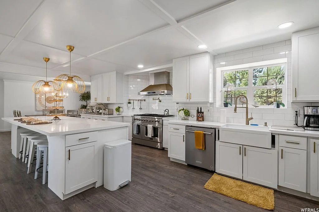 kitchen 2.jpg