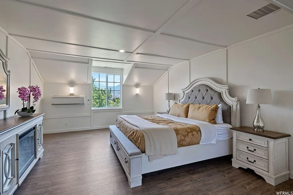 king room 1.jpg