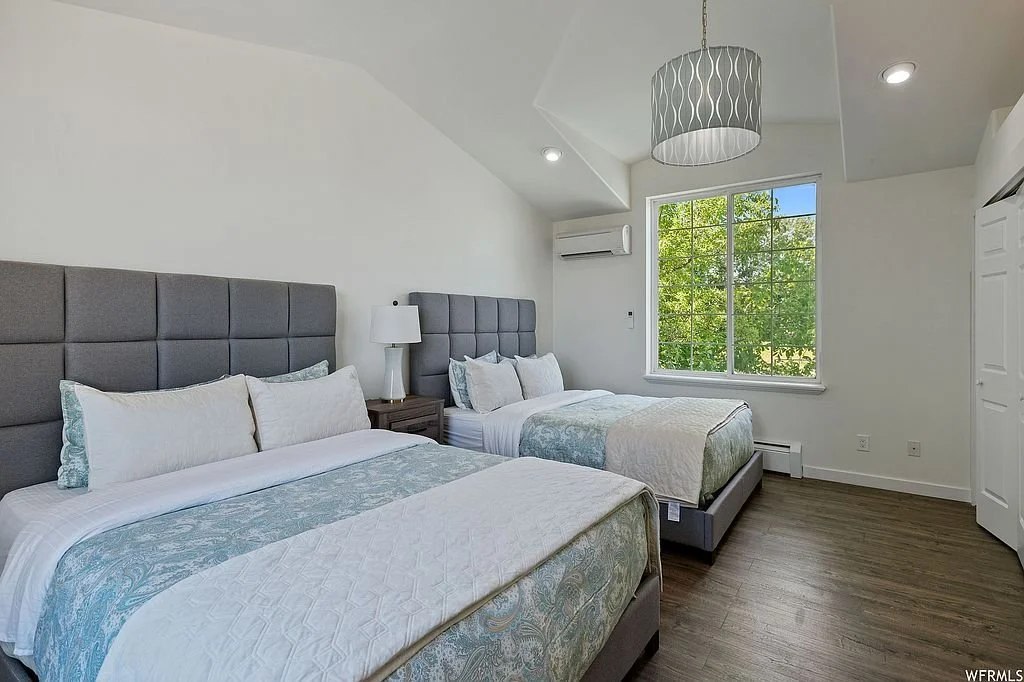 double queen room 2.jpg