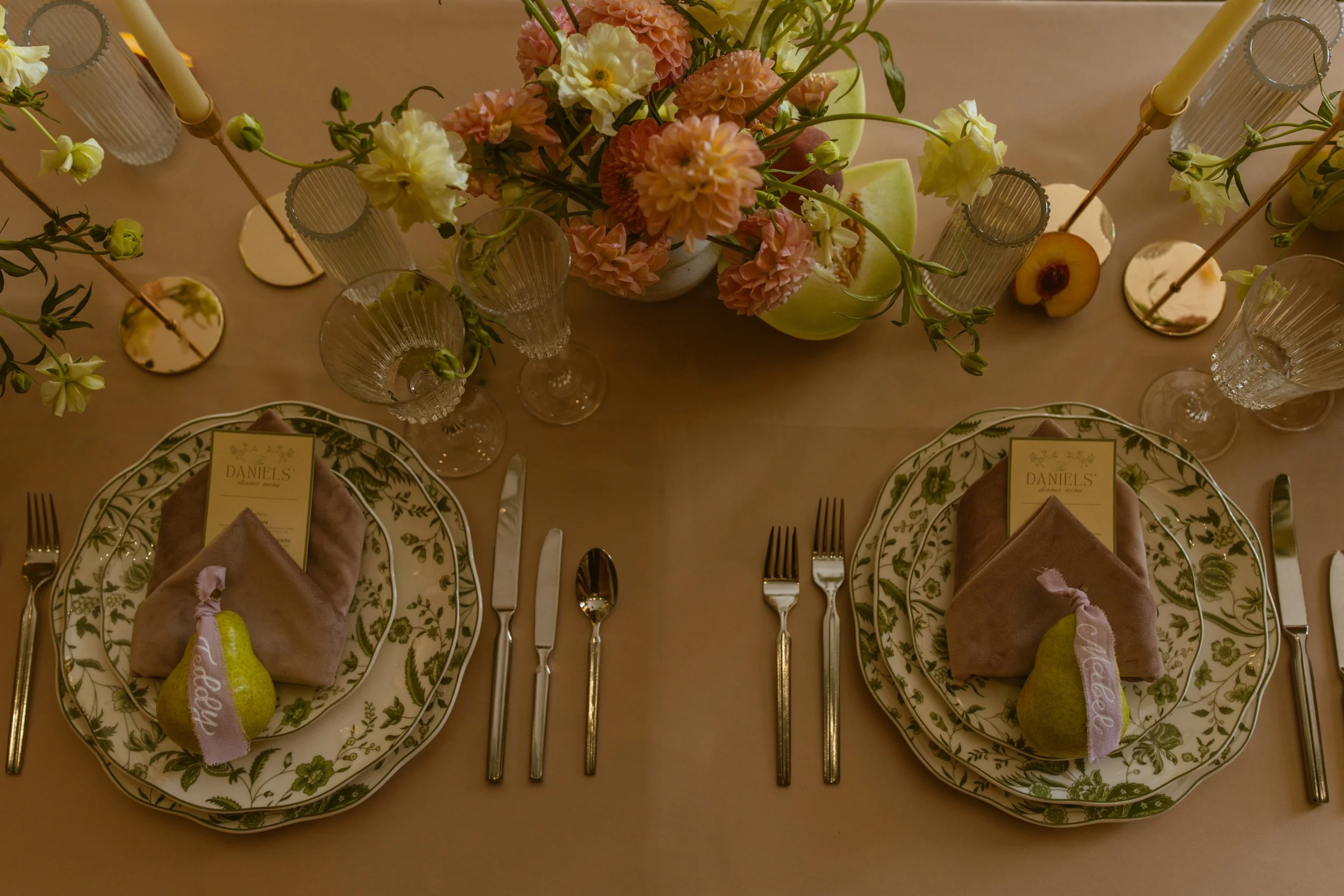 spring summer floral bridal editorial utah park city florist bouquet 
Magazine @rockymtnbride
Lead Photographer & Art Direction @gpellegrino.photo
Planning & Design @rachelphippseventdesign
Floral @moandcofloral @fiftyflowers
Venue @madisonvenue
Brid