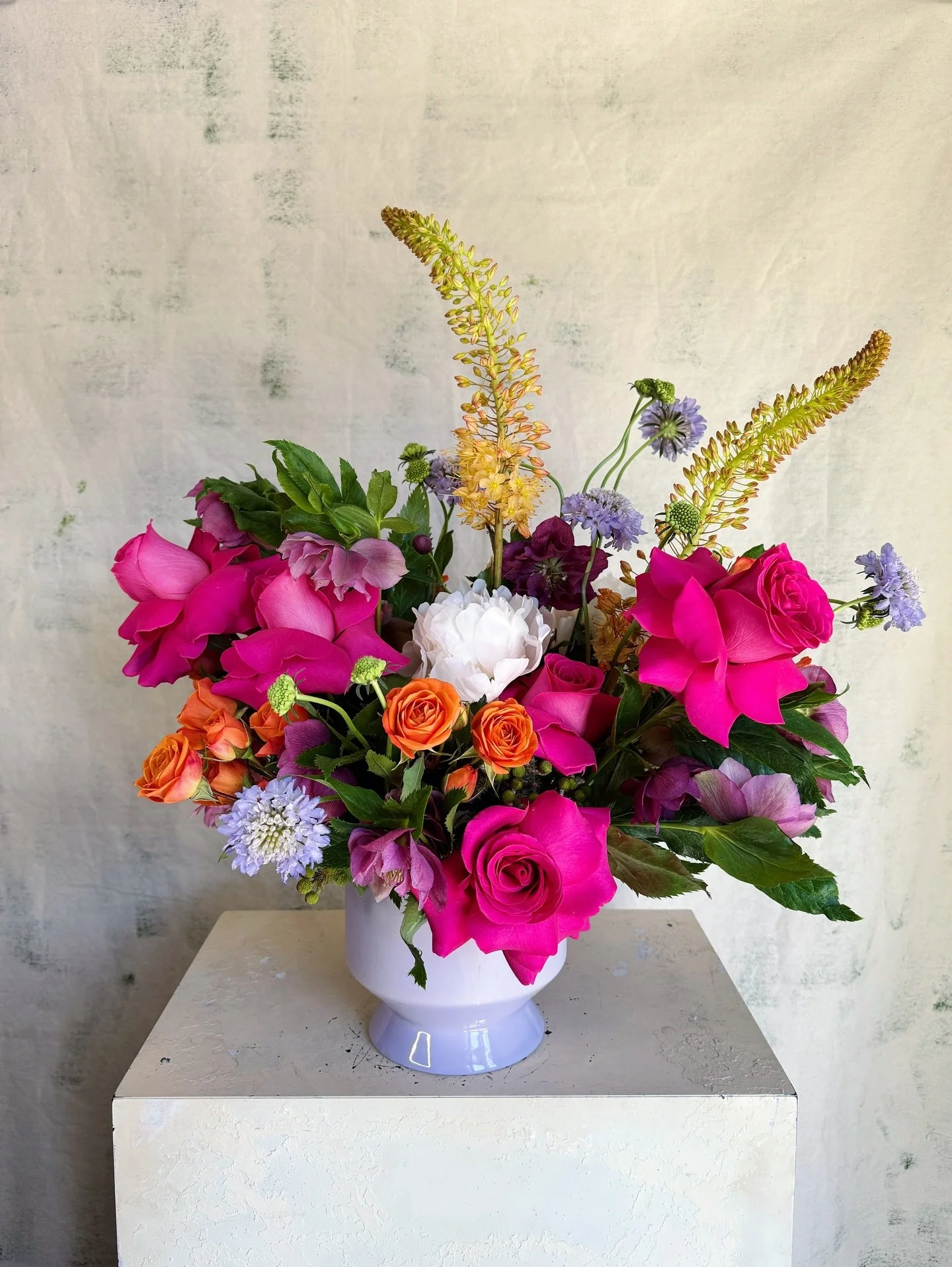 If you know us, you know we love a punchy palette ⚡️

#parkcityflorist #moandcofloral #midwayutah