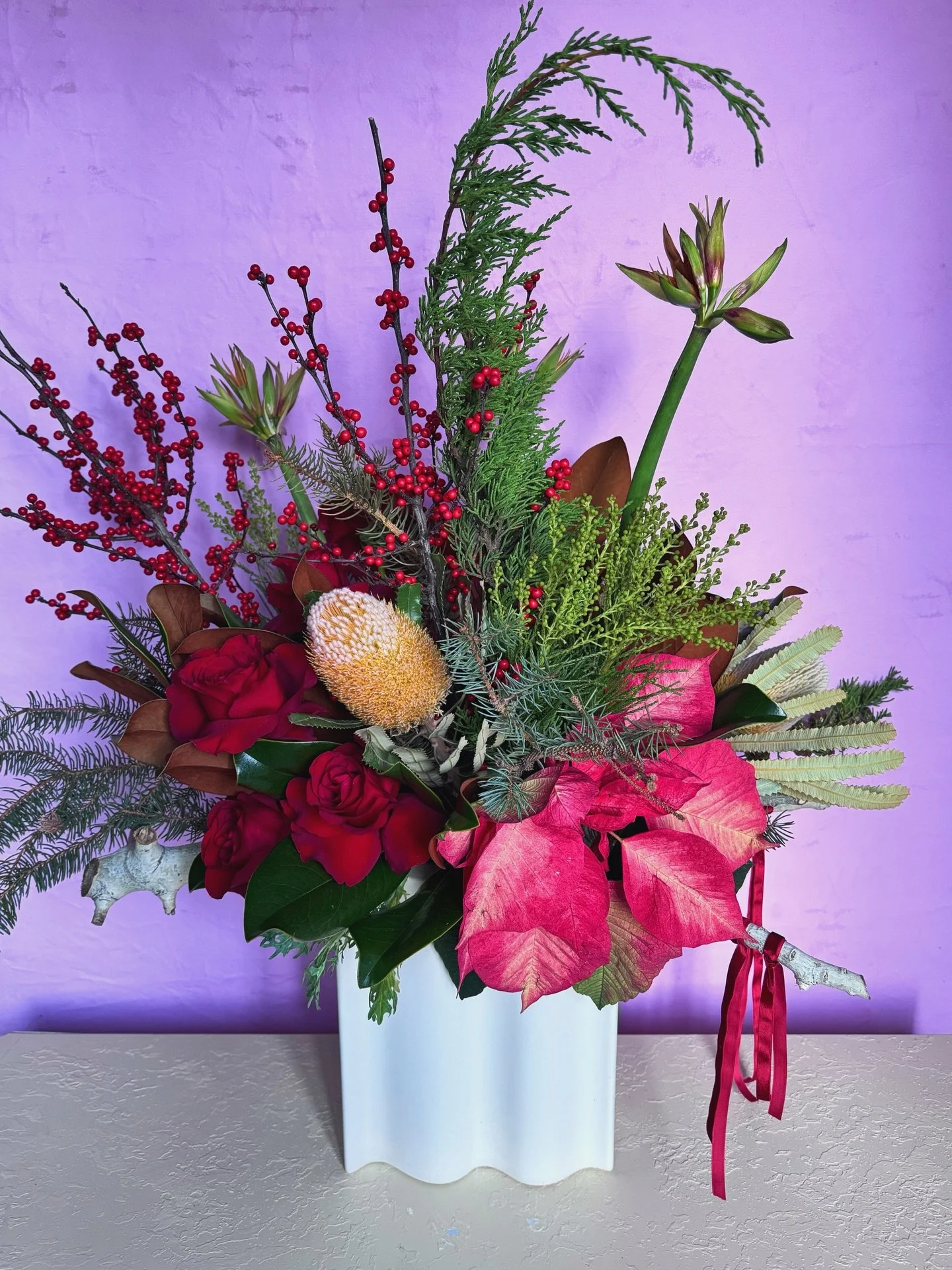 A few of this holiday&rsquo;s season cuties. Thank you to my flower lovers for a wonderful Christmas ❤️💚❤️💚

#holidayflowers #christmas2025 #moandcofloral #parkcityflorist