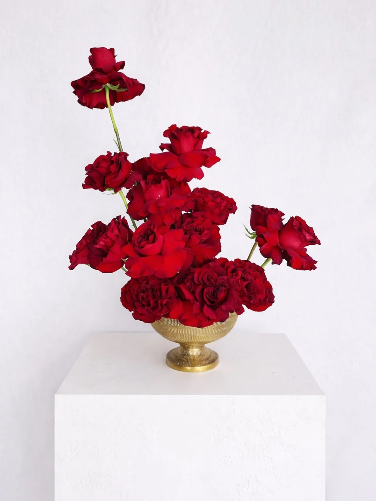 Valentine&rsquo;s Collection 2026 🌹

Rose Abundance ~ Premium red or hot pink roses artfully arranged.

Starting at $100 - shown at $200. Available for order online, link in bio 💌