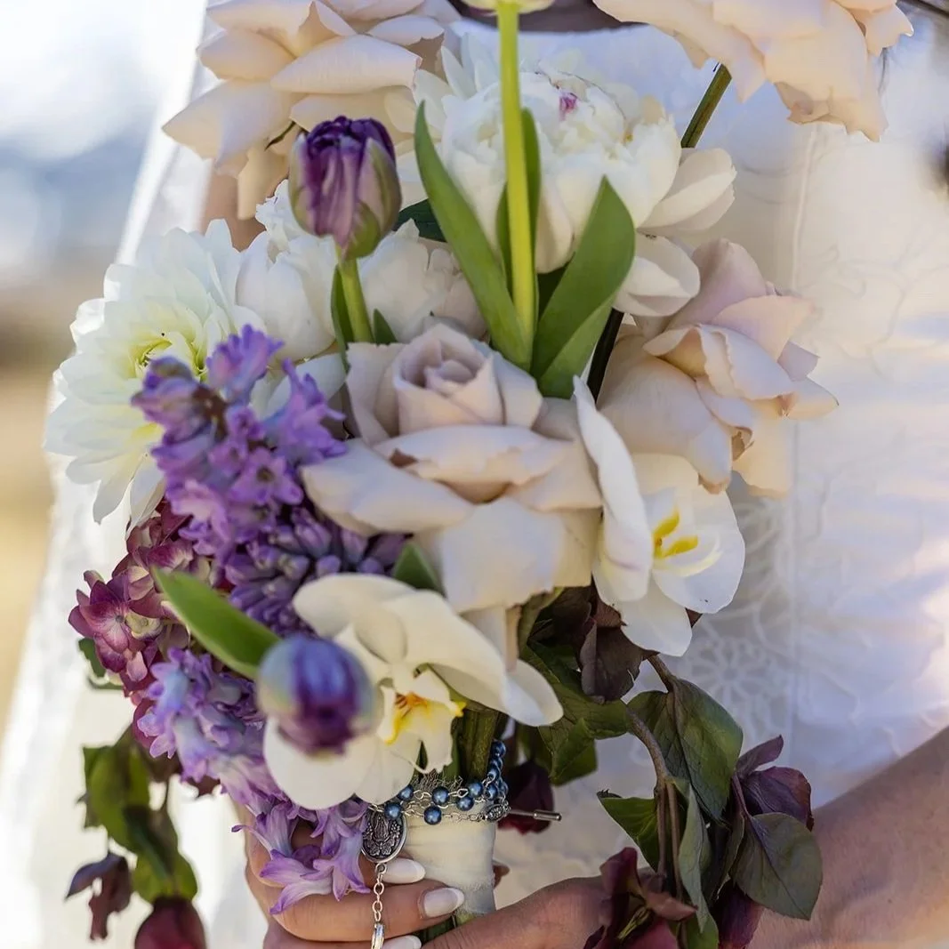park city mountain elopement wedding florist purple white lavender floral moandcofloral bridal bouquet