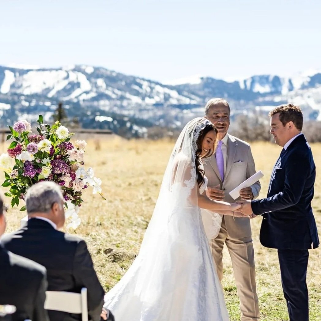 park city mountain elopement wedding florist purple white lavender floral moandcofloral bridal bouquet