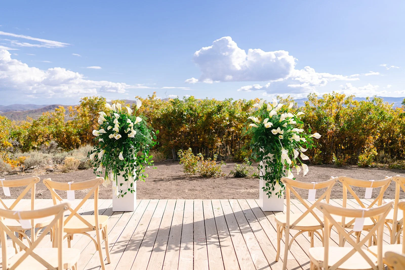 moandcofloral wedding florist utah brides park city blue sky ranch peppernix loganwalkerphoto