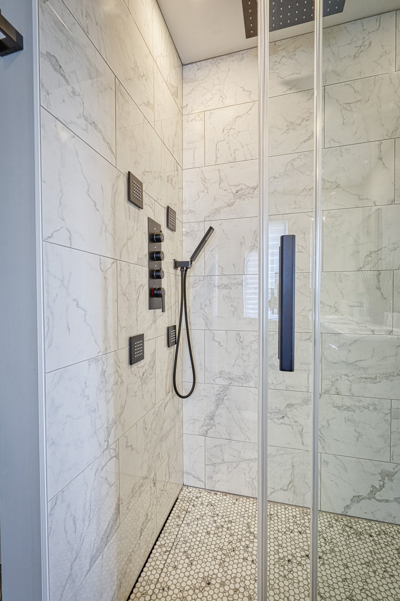 Principal Bathroom (Rainfall Shower)