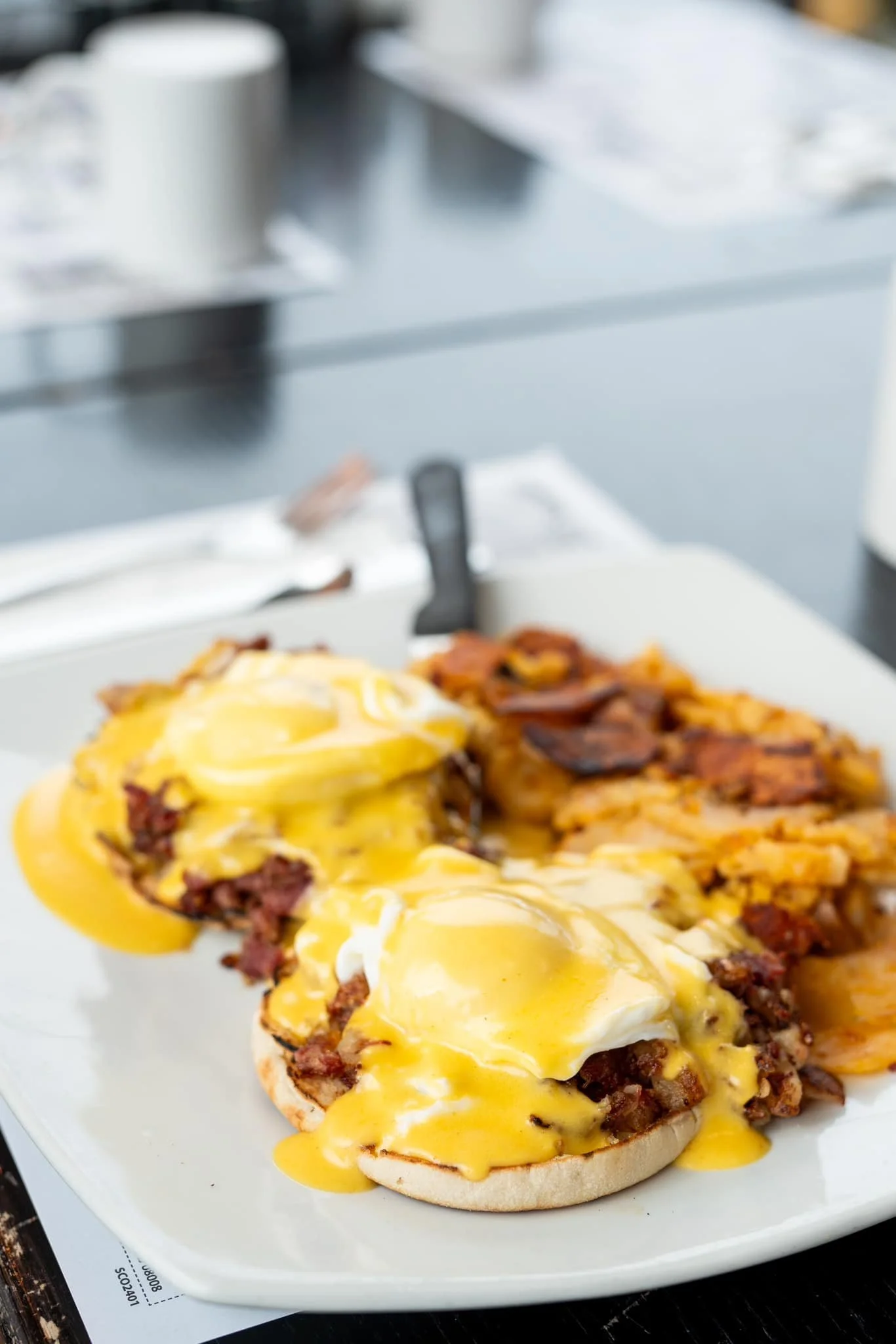 eggs benedict at scojo's eatery in surf city