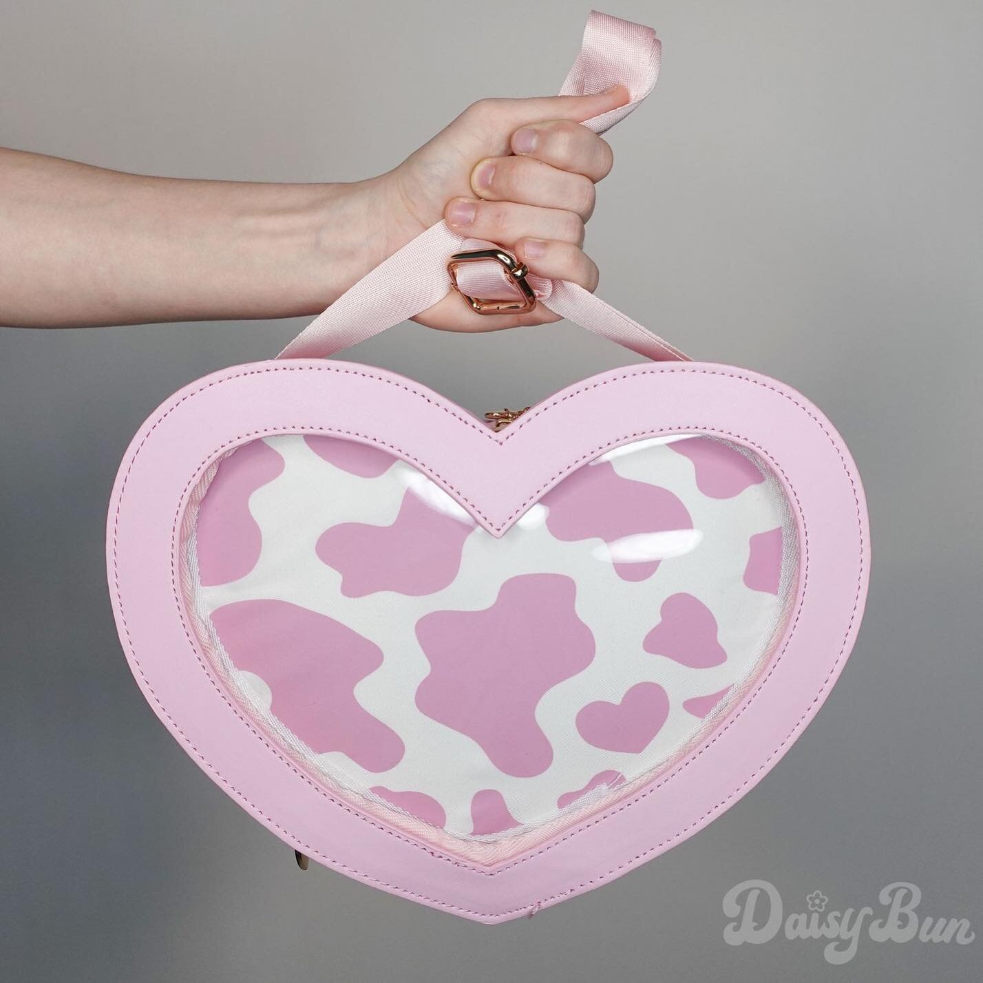 In the moooood for some strawberry milk? 🍓 
Our Heart Shaped itabags will be on sale tommorrow for Black Friday! 
This will be the last time you&rsquo;ll be able to snag them at such a low price, so make sure to take advantage of the sale! 😊💗

#it