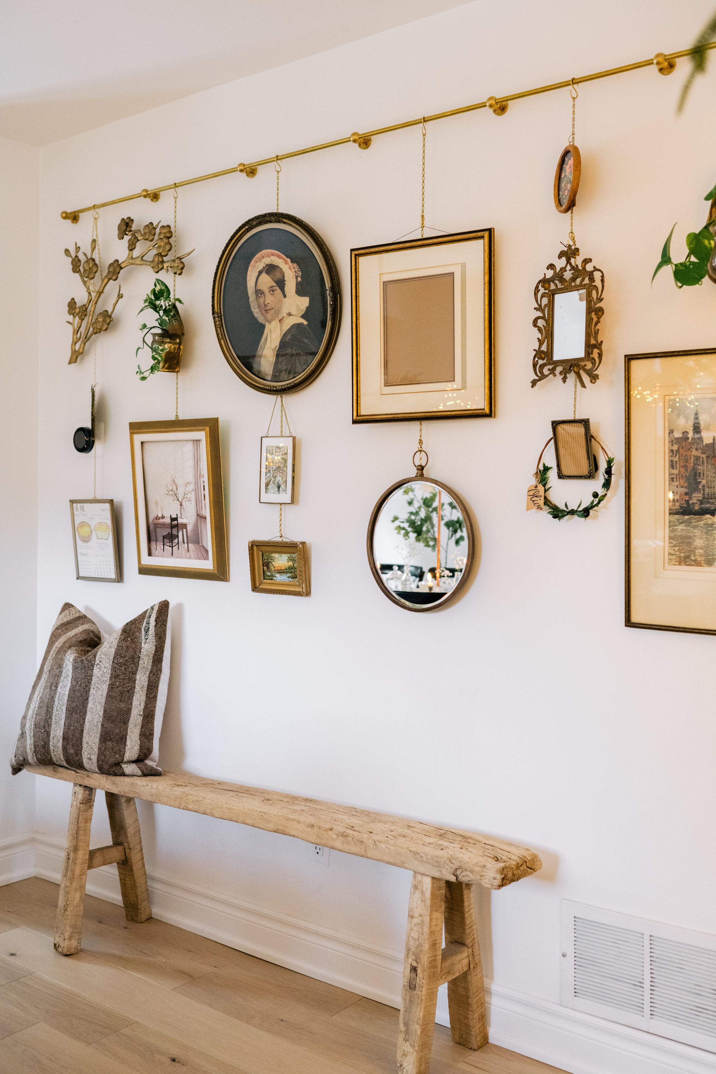 Wall Mount Brass Picture Rail