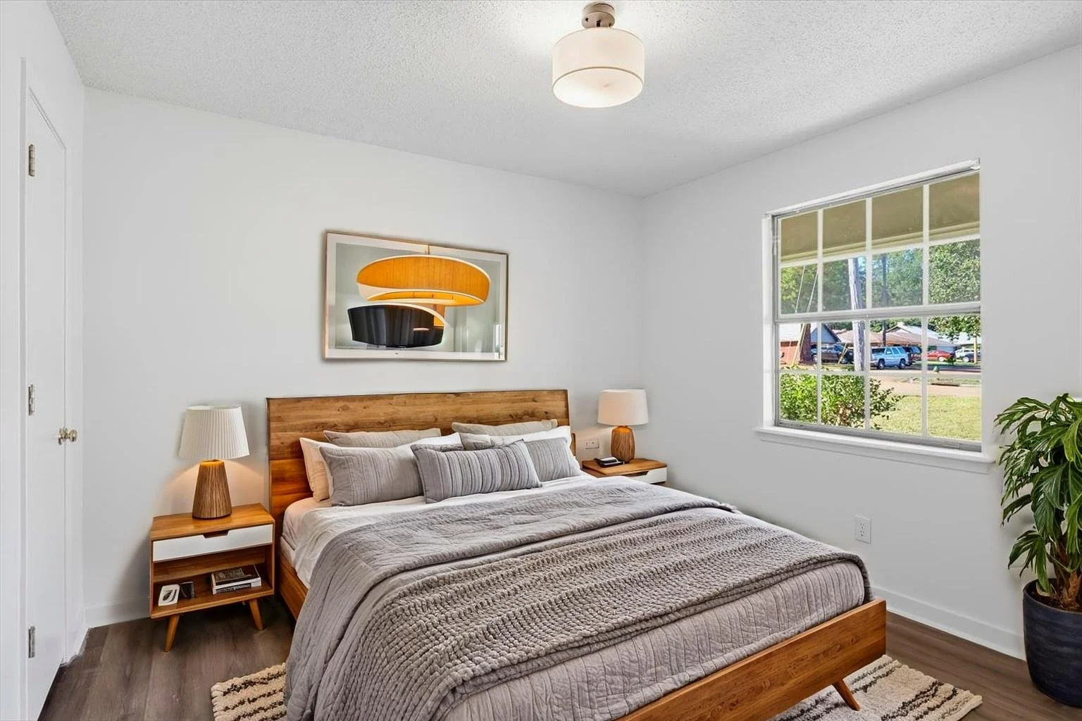 18-4615-Wyndallwood-Dr-_-Hometoursms.com - Bedroom - Scandinavian - 2.jpg