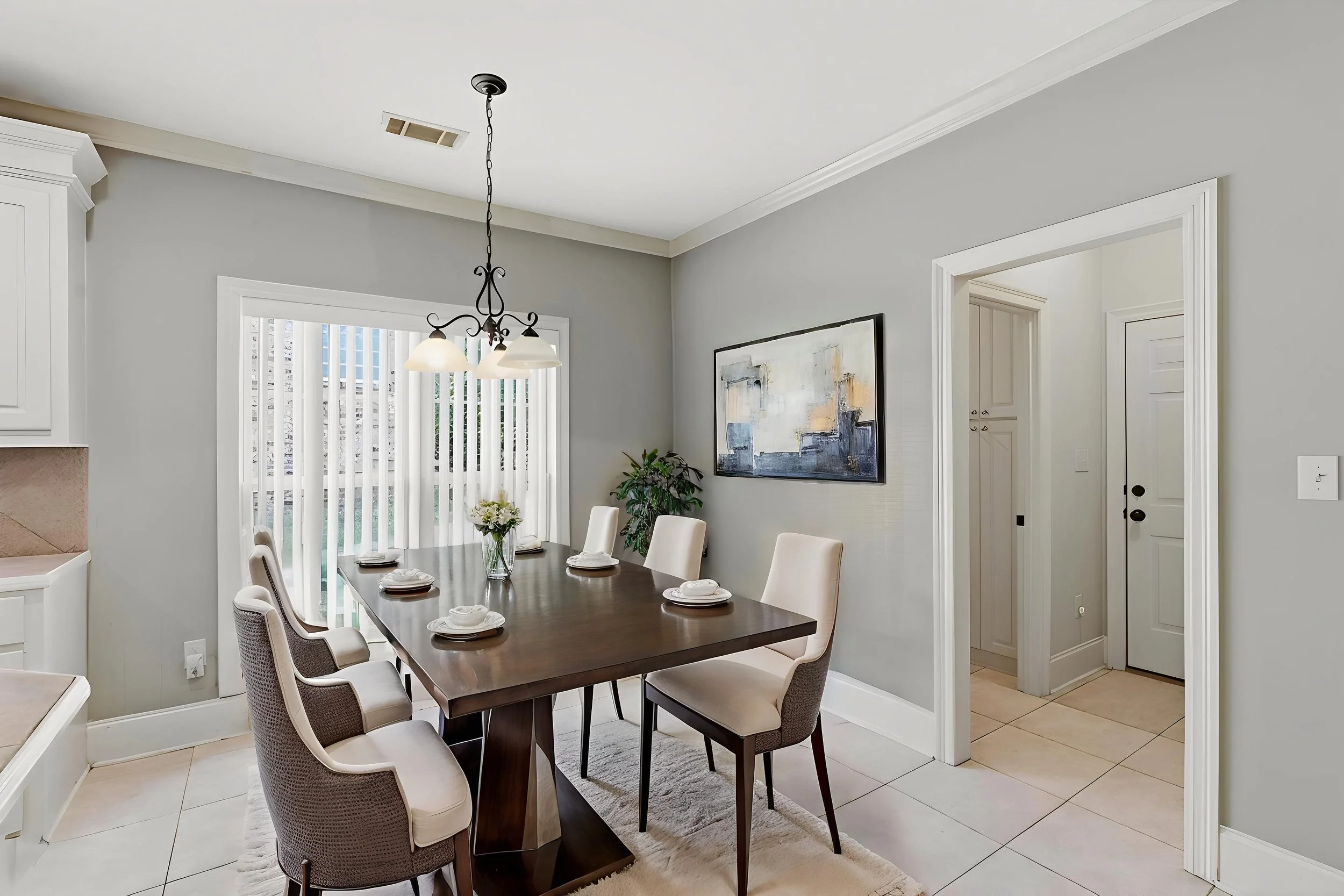 16-122-Jorn-Cir-_-Hometoursms.com - Dining Room - Modern - 1.jpg