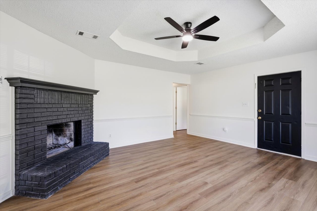 06-4615 Wyndallwood Dr _ Hometoursms.com.jpg