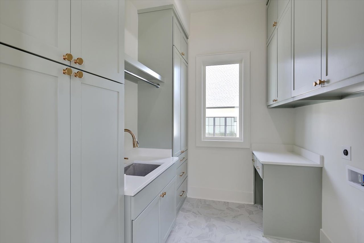 22-457 Whittington Cir.jpg