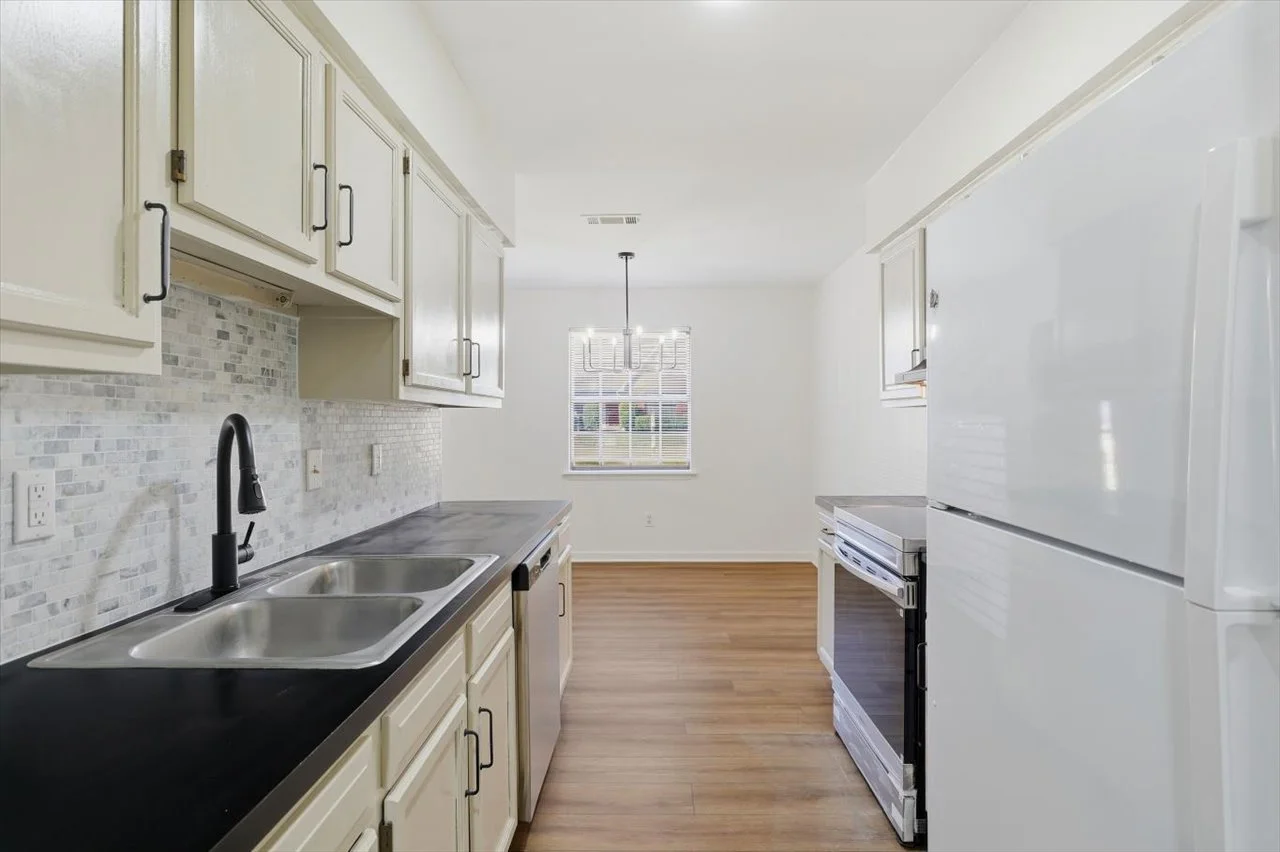 10-4615 Wyndallwood Dr _ Hometoursms.com.jpg