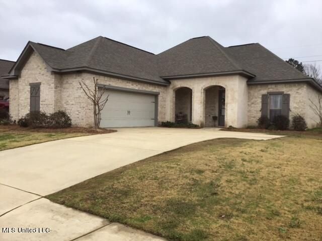 206 Grace Dr. Flowood, MS