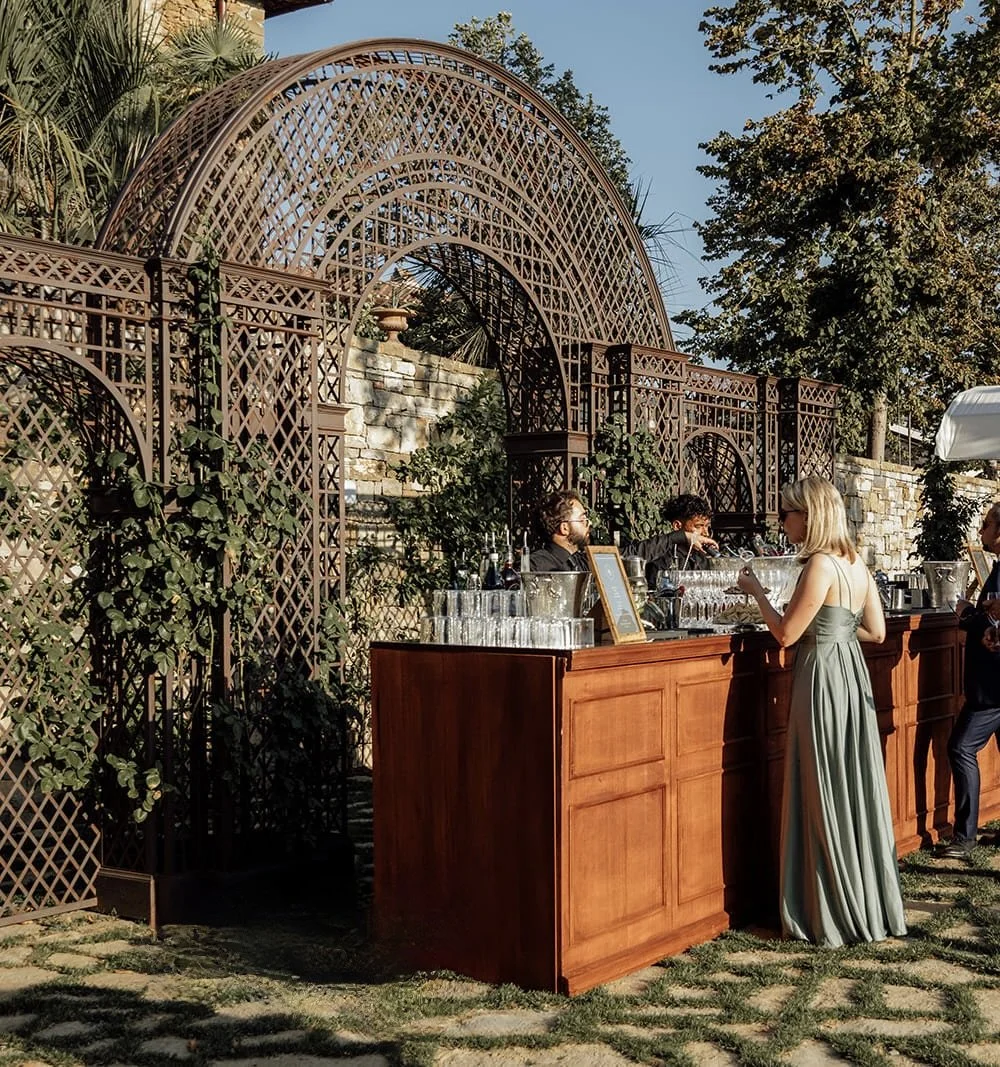 Cocktail bar wedding in Tuscany