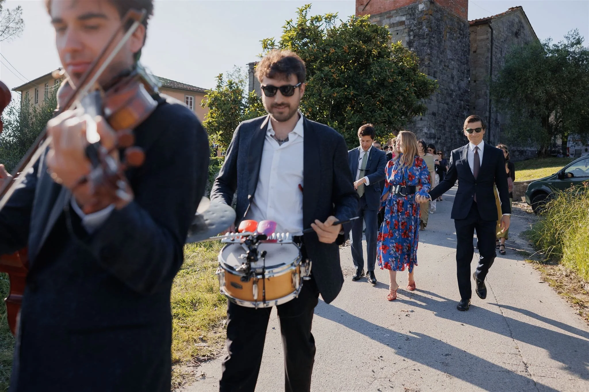 How to move guests from the ceremony to the cocktail area?