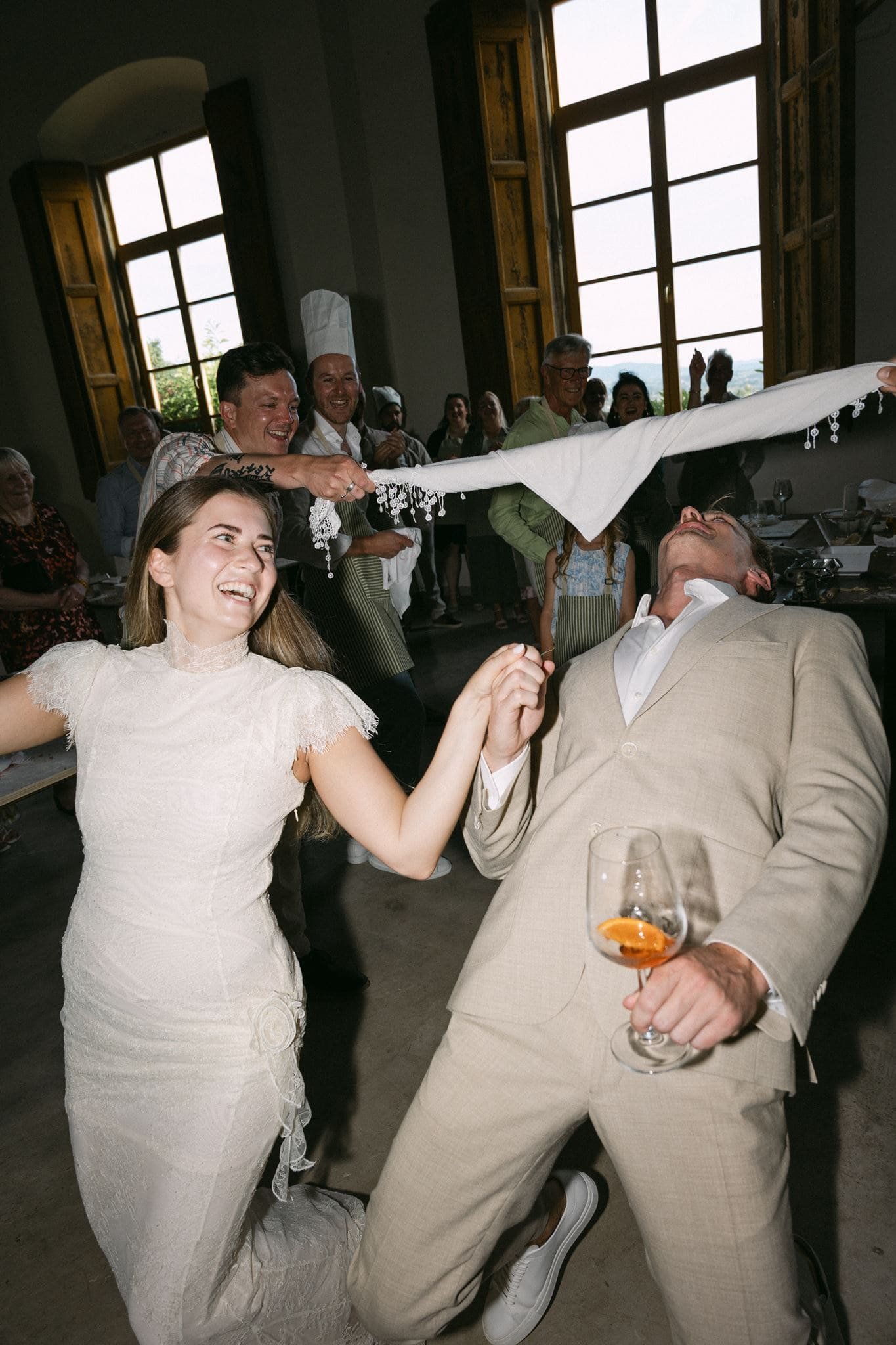 Guests enjoying live music during a Tuscany wedding weekend