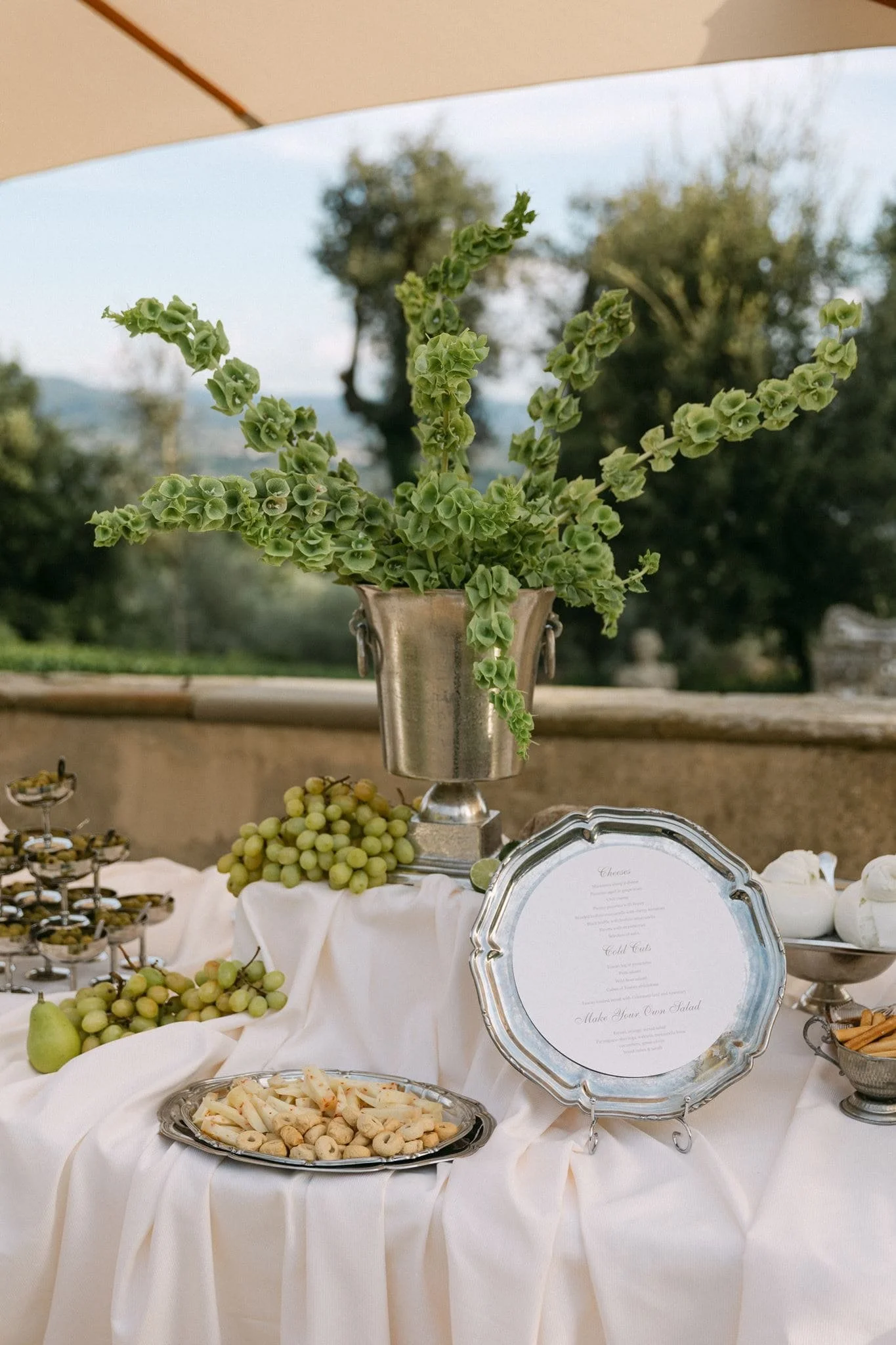 Elegant tablescape for a luxury welcome dinner in Tuscany