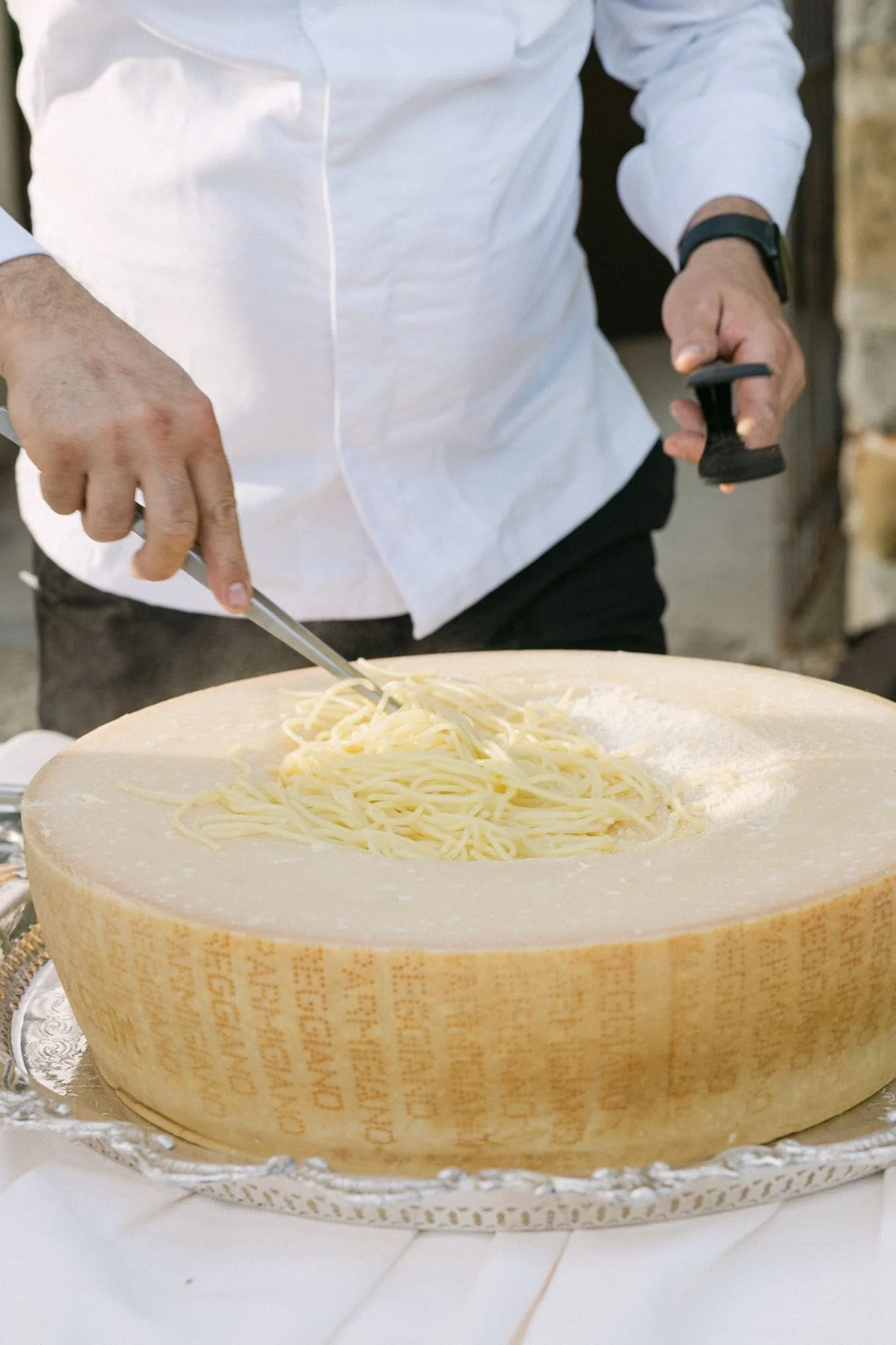 Cacio e pepe inside Parmigiano wheel