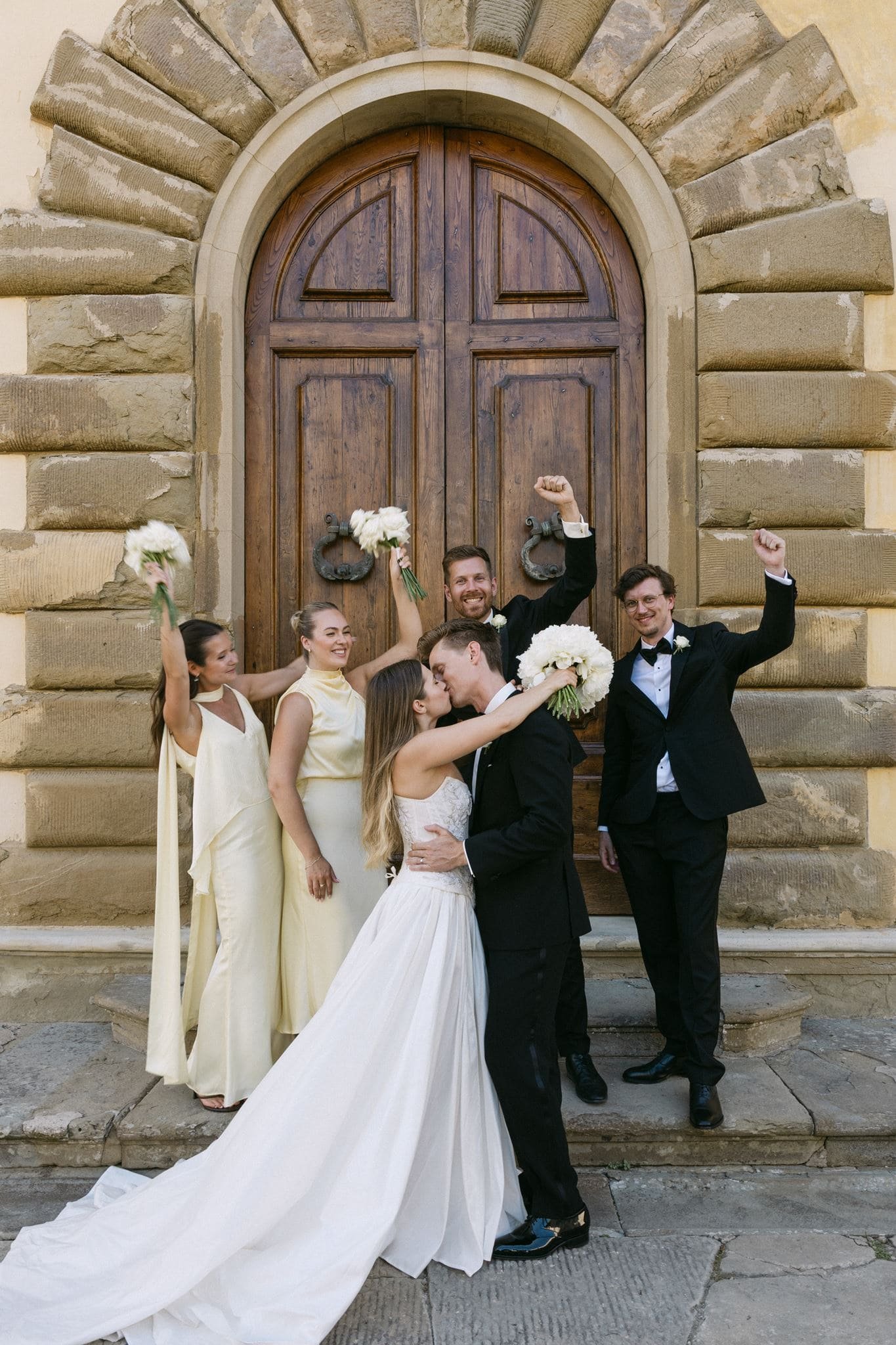 Bridal party at villa gamberaia