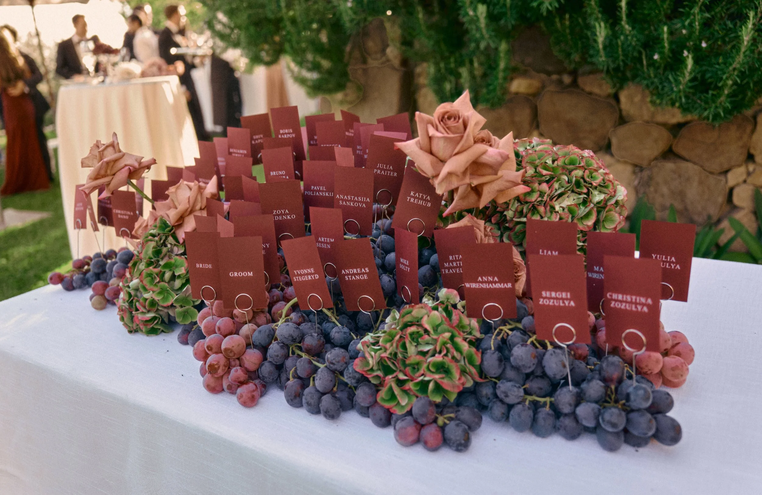 Burgundy tableaux de mariage