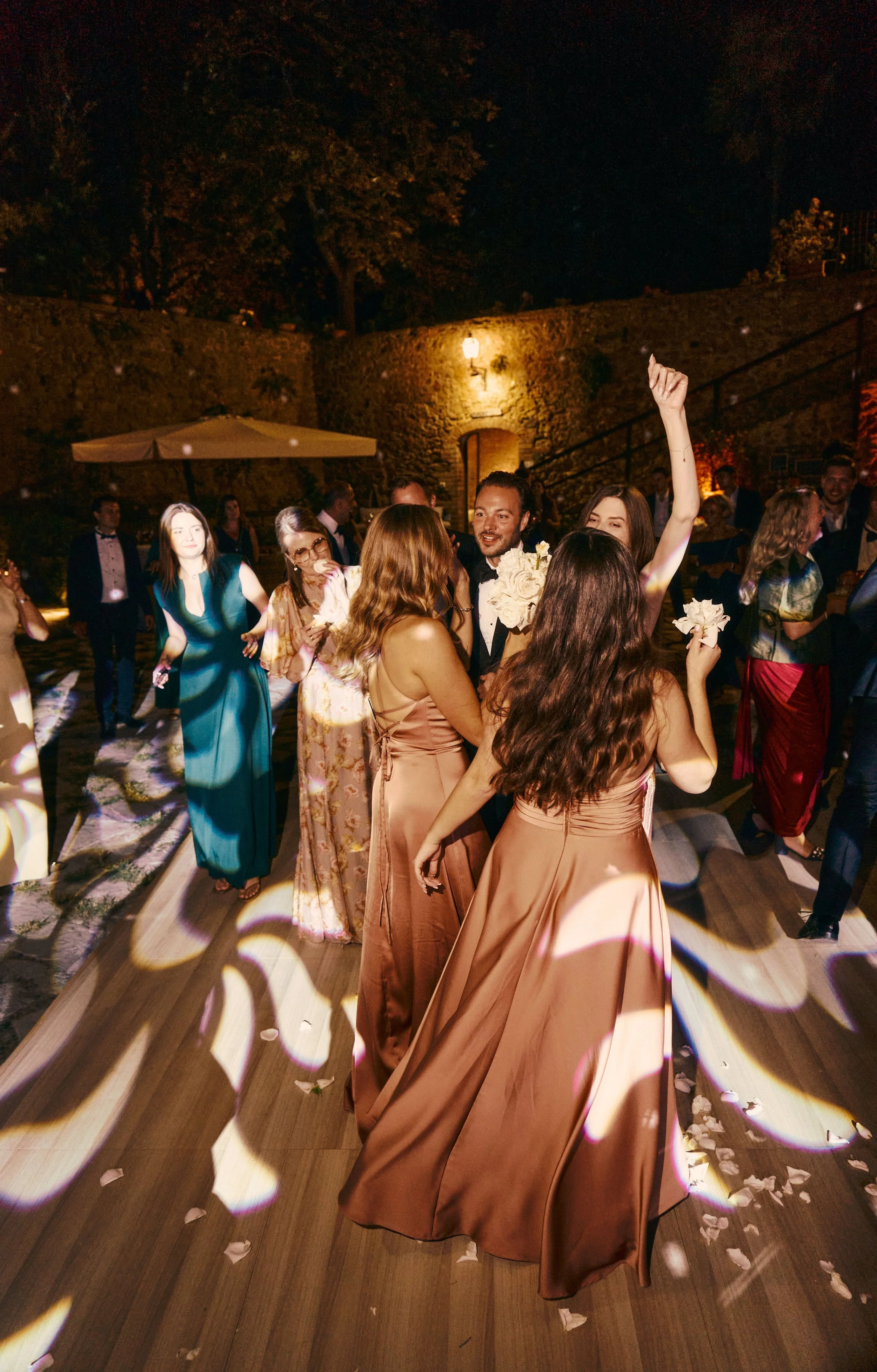 Fun wedding party at Borgo Sant'Ambrogio