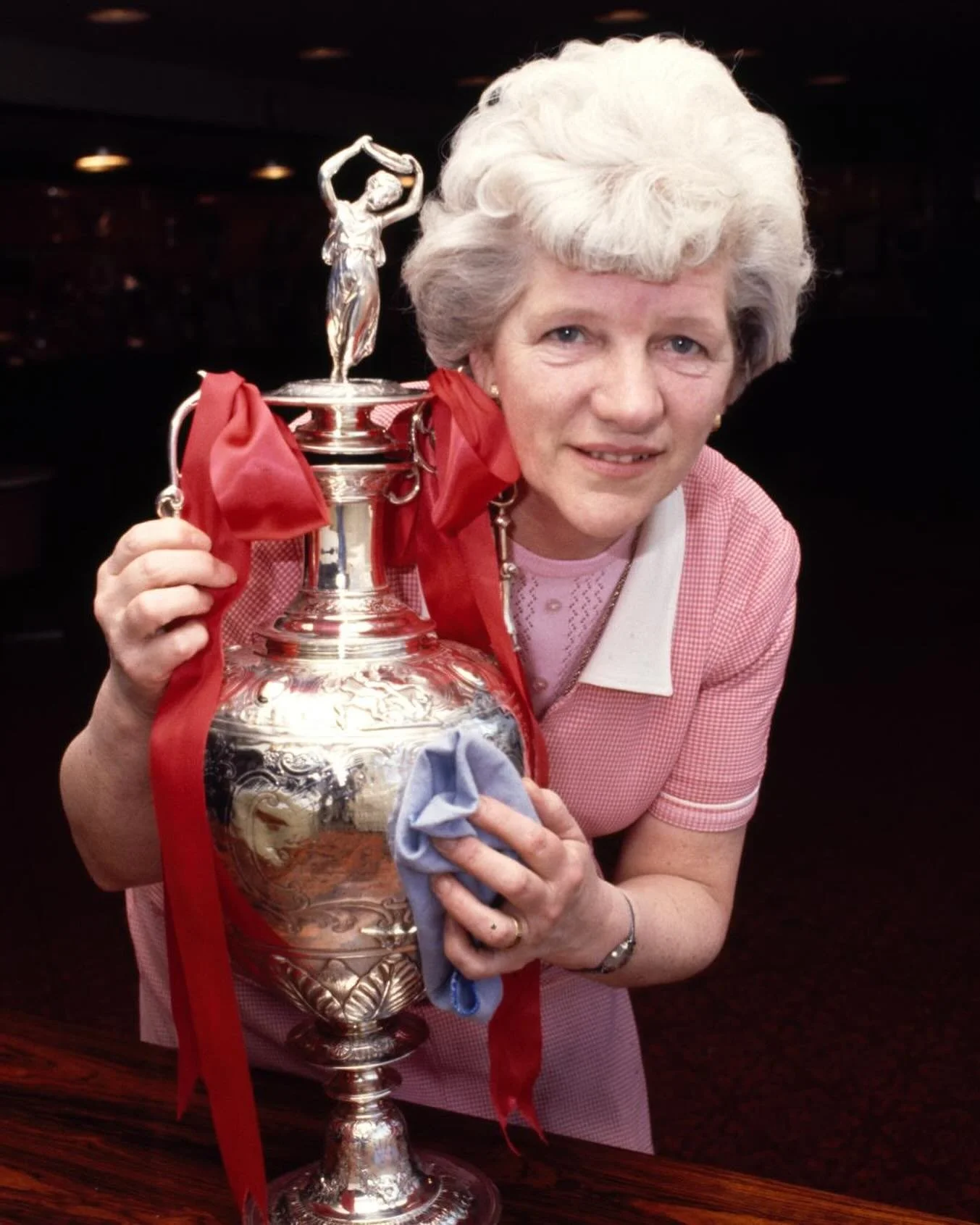 Does anybody recognise this lady? 🔎

We&rsquo;re busy working through an archive that we&rsquo;ve just acquired from the Liverpool-based photographer Steve Hale, and we&rsquo;ve come across this lovely lady cleaning the First Division Championship T