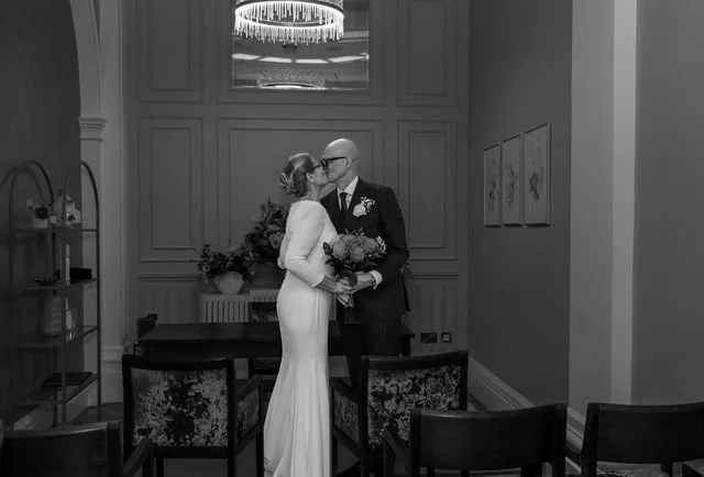 chelsea-town-hall-wedding-london-couple.jpg