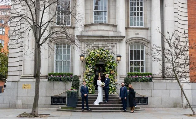 intimate-london-wedding-chelsea-town-hall.jpg