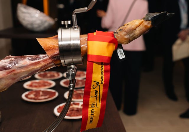 corporate-event-venue-ham carving-london-photography.jpg