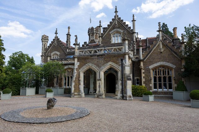 OAKLEY COURT HOTEL, WINDSOR5.jpg