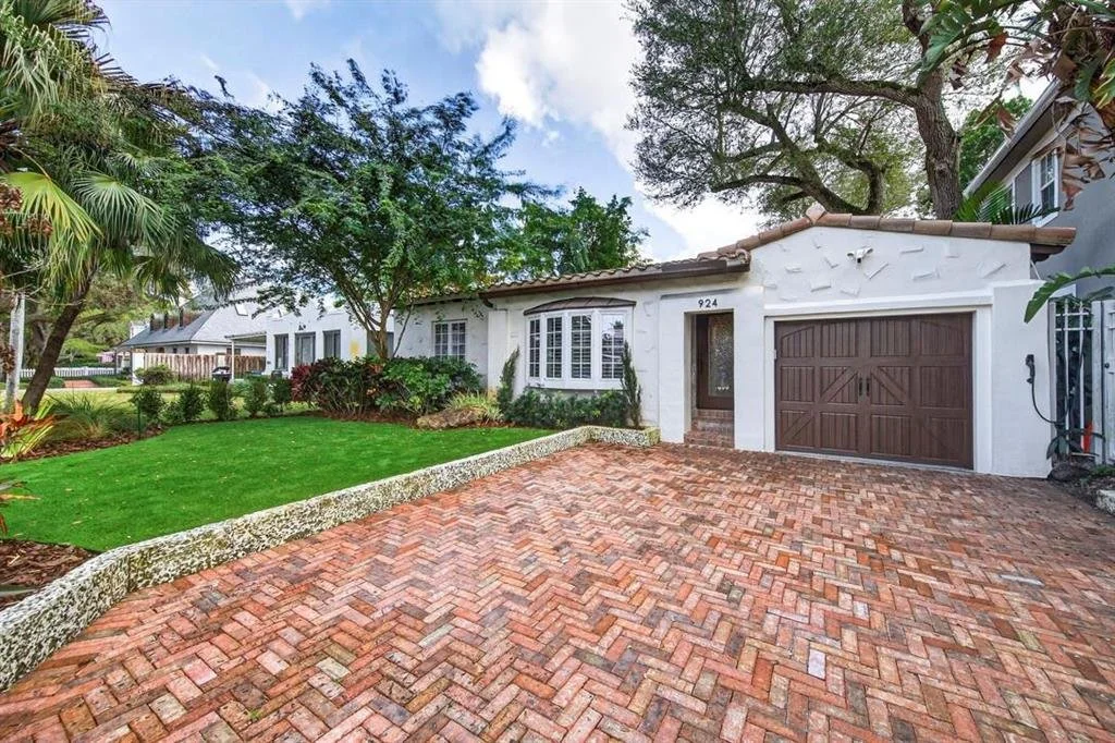 924 SE 6th St | List price: $1,675,000