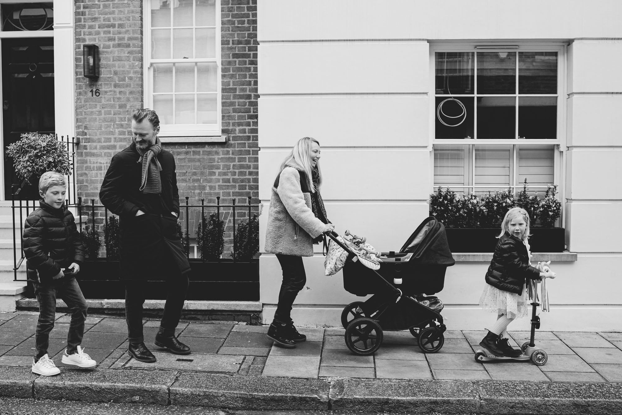 documentary-family-photographer-london-belgravia-family-of-five-newborn-baby-family-portrait.jpg