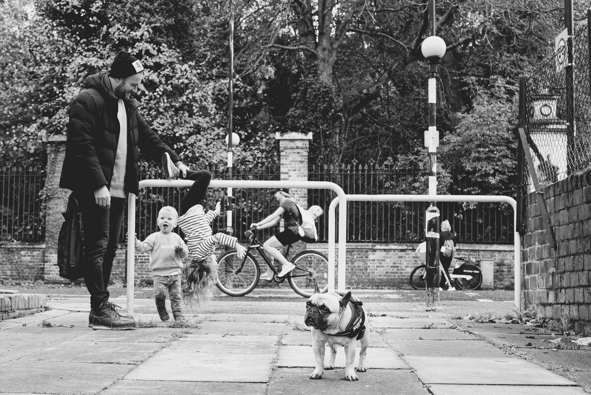 nunhead-family-photographer-dulwich-london-unposed-outdoor-photoshoot-dog-bike-dad-toddler.jpg