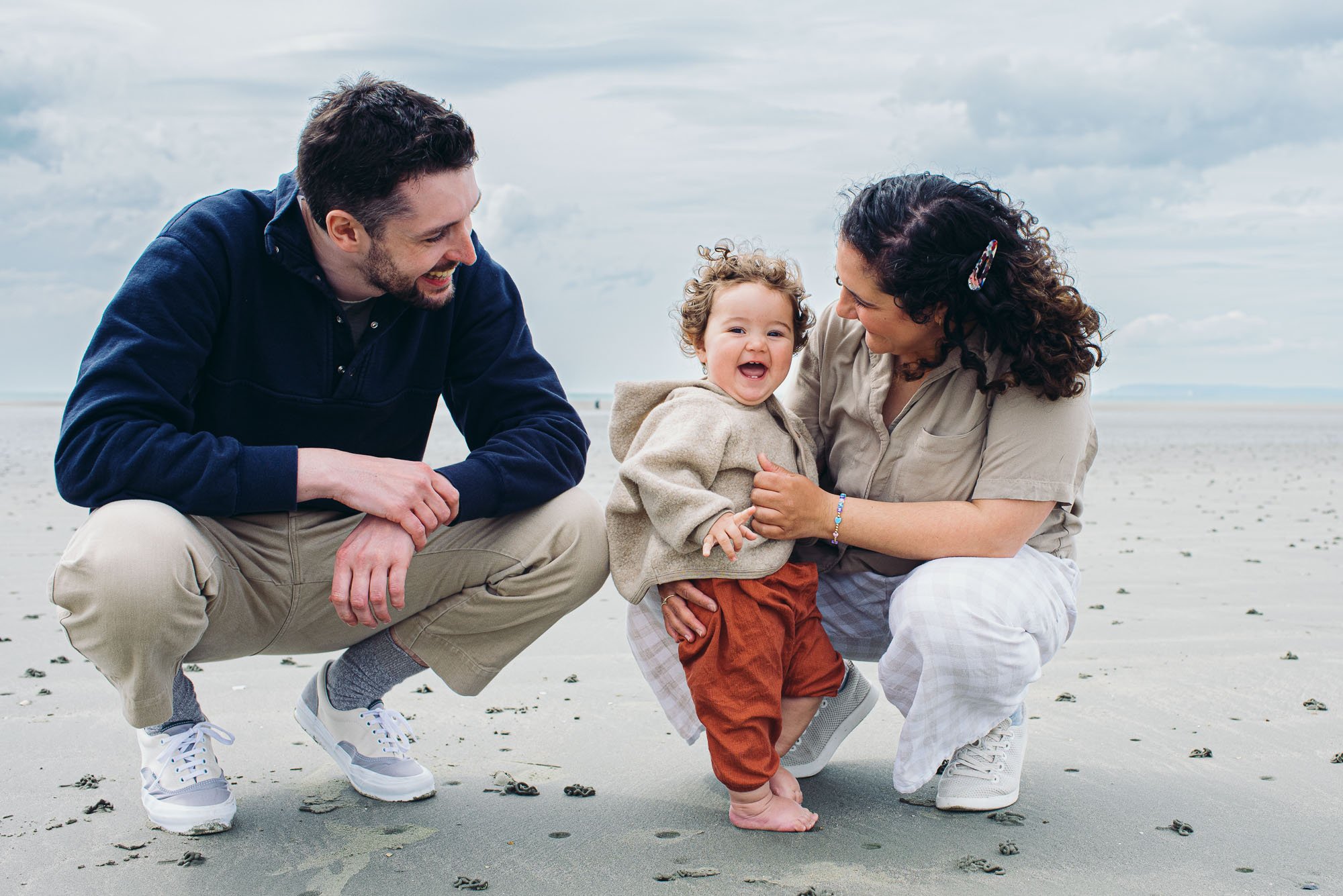 west-wittering-family-photographer-beach-photoshoot-candid-unposed-lifestyle-natural-family-portraits-sussex.jpg