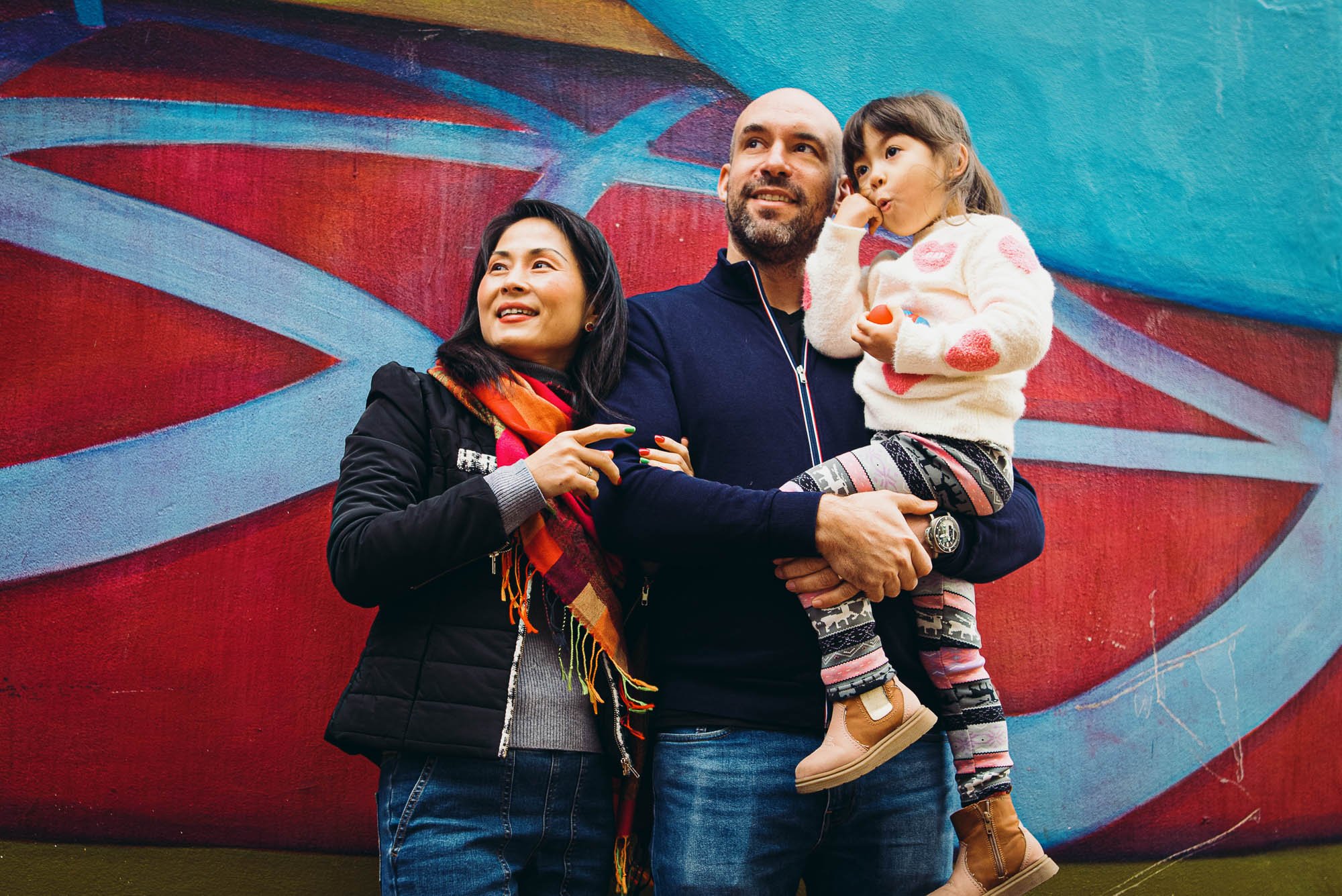 unposed-family-portrait-brighton-hove-family-photographer-sussex-parents-daughter-outdoor-photo-shoot-worthing-lancing-lewes-hove.jpg