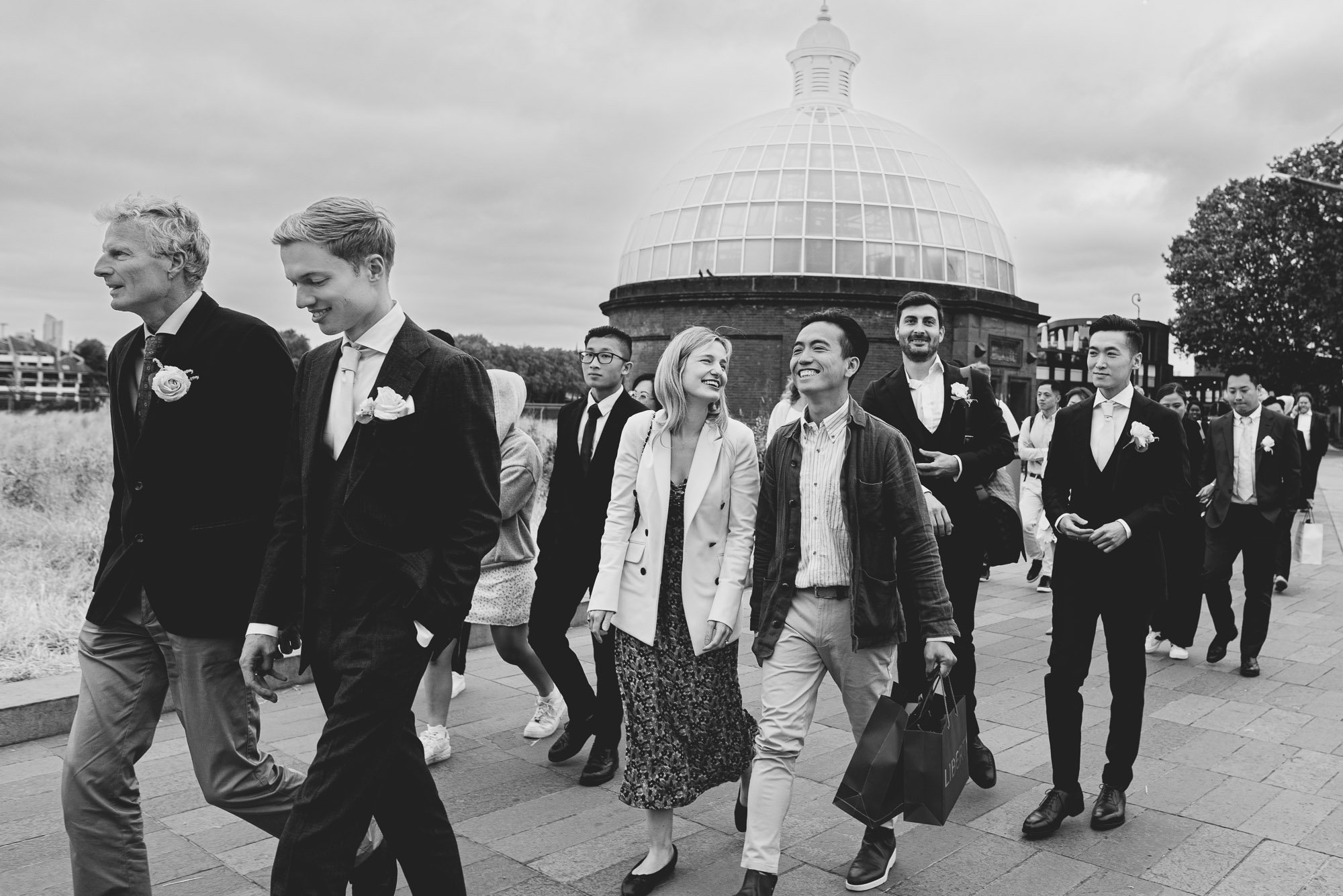 greenwich-wedding-photography-guests-walkingto-restaurant-london-documentary-wedding-photography.jpg