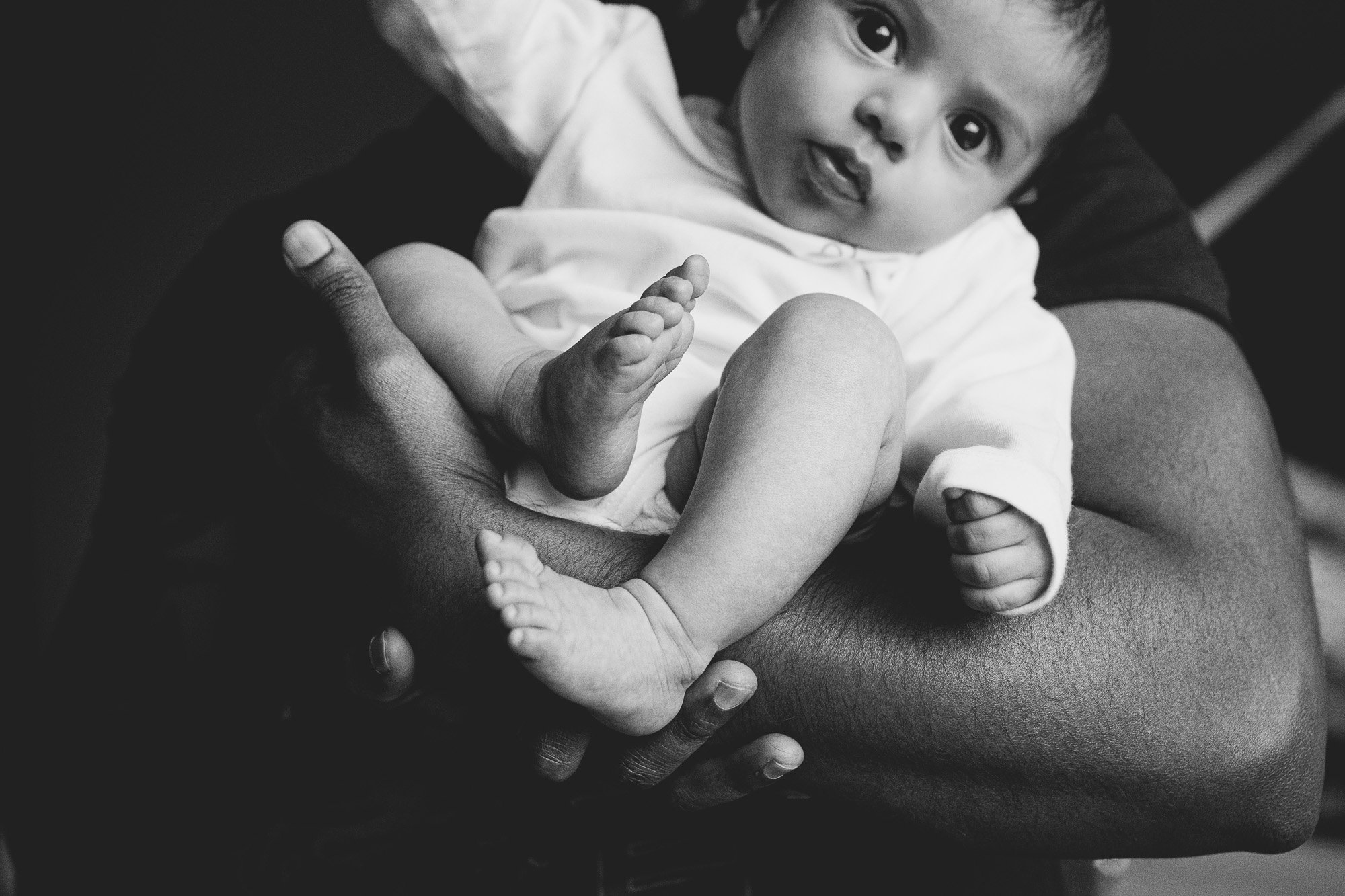newborn-photographer-brighton-hove-black-and-white-newborn-baby-portrait-at-home-photoshoot-natural-newborn-photograpghy-sussex.jpg