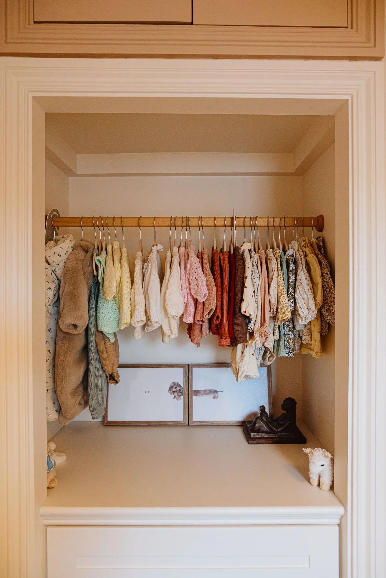 baby-newborn-clothes-documentary-style-newborn-photography-sussex-hove.jpg