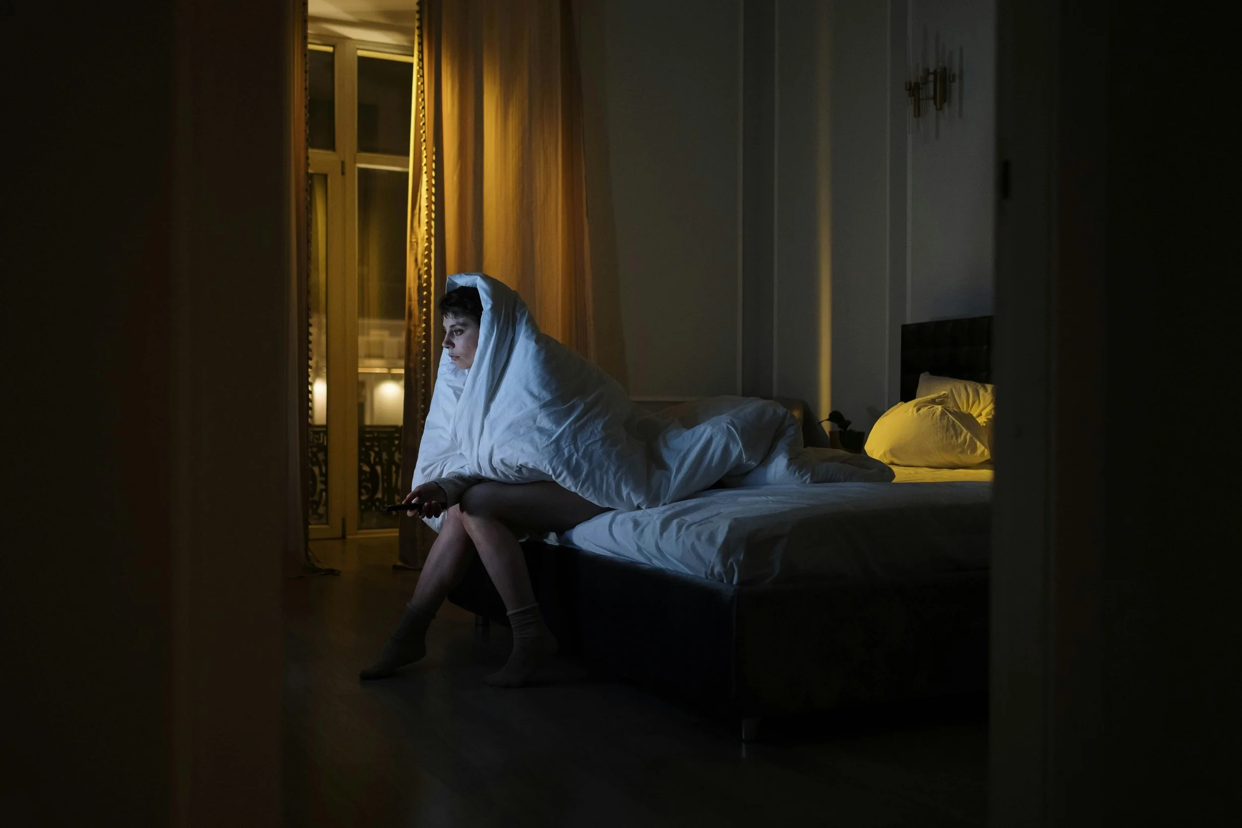 Anxiété la nuit : pourquoi l’angoisse apparaît au moment de dormir et comment retrouver le sommeil